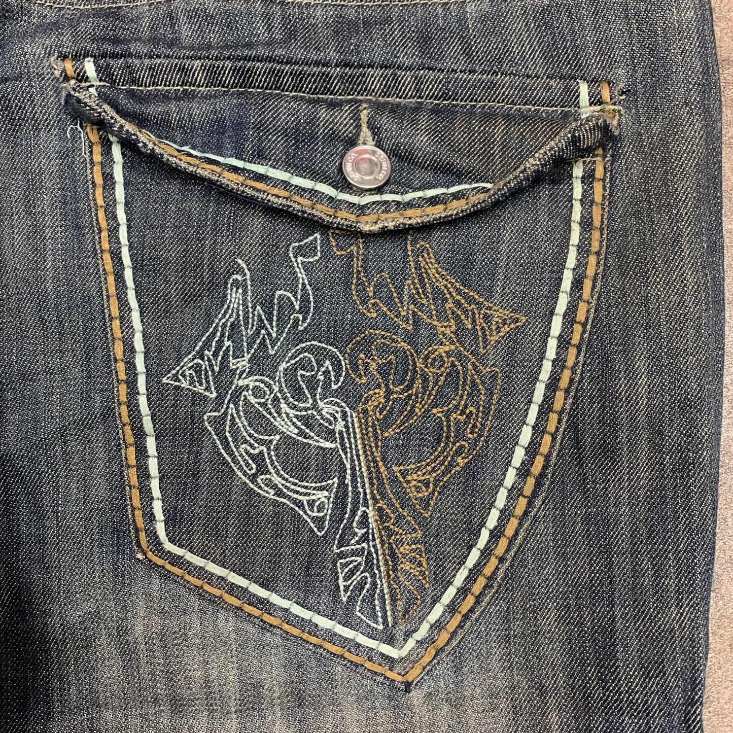 00s baggy grunge graphic jeans