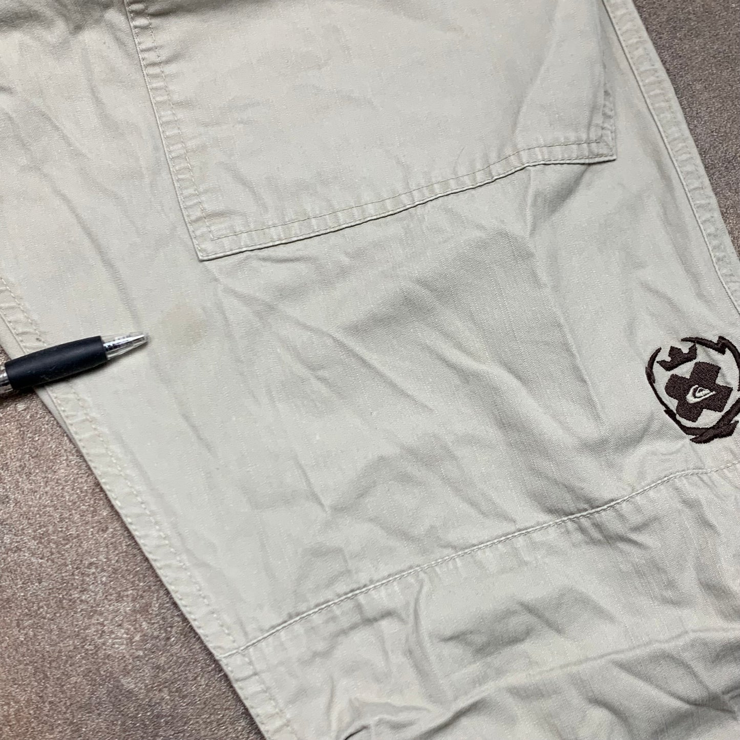 Quiksilver 00s baggy cream graphic jeans
