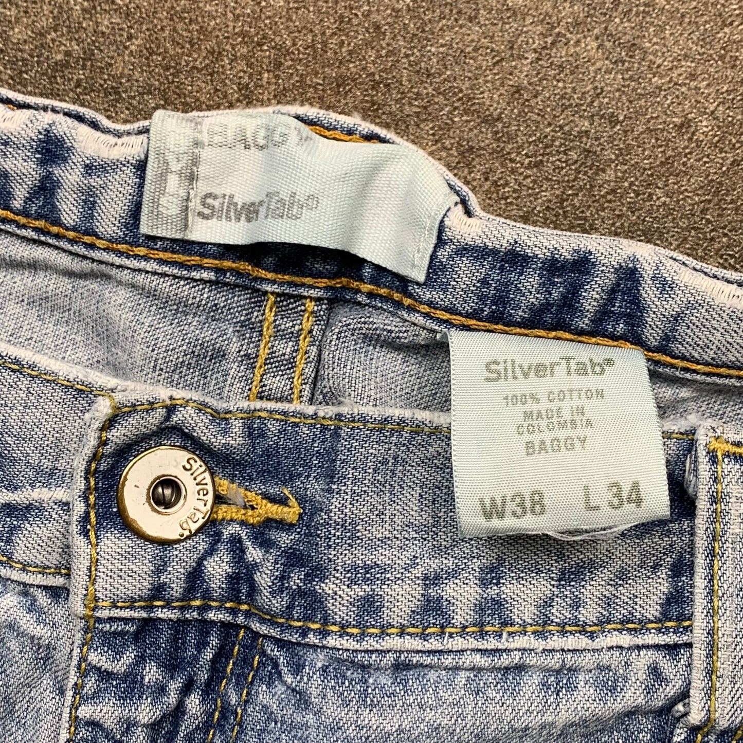 Levi's Silvertab 00s baggy pale jeans (38")