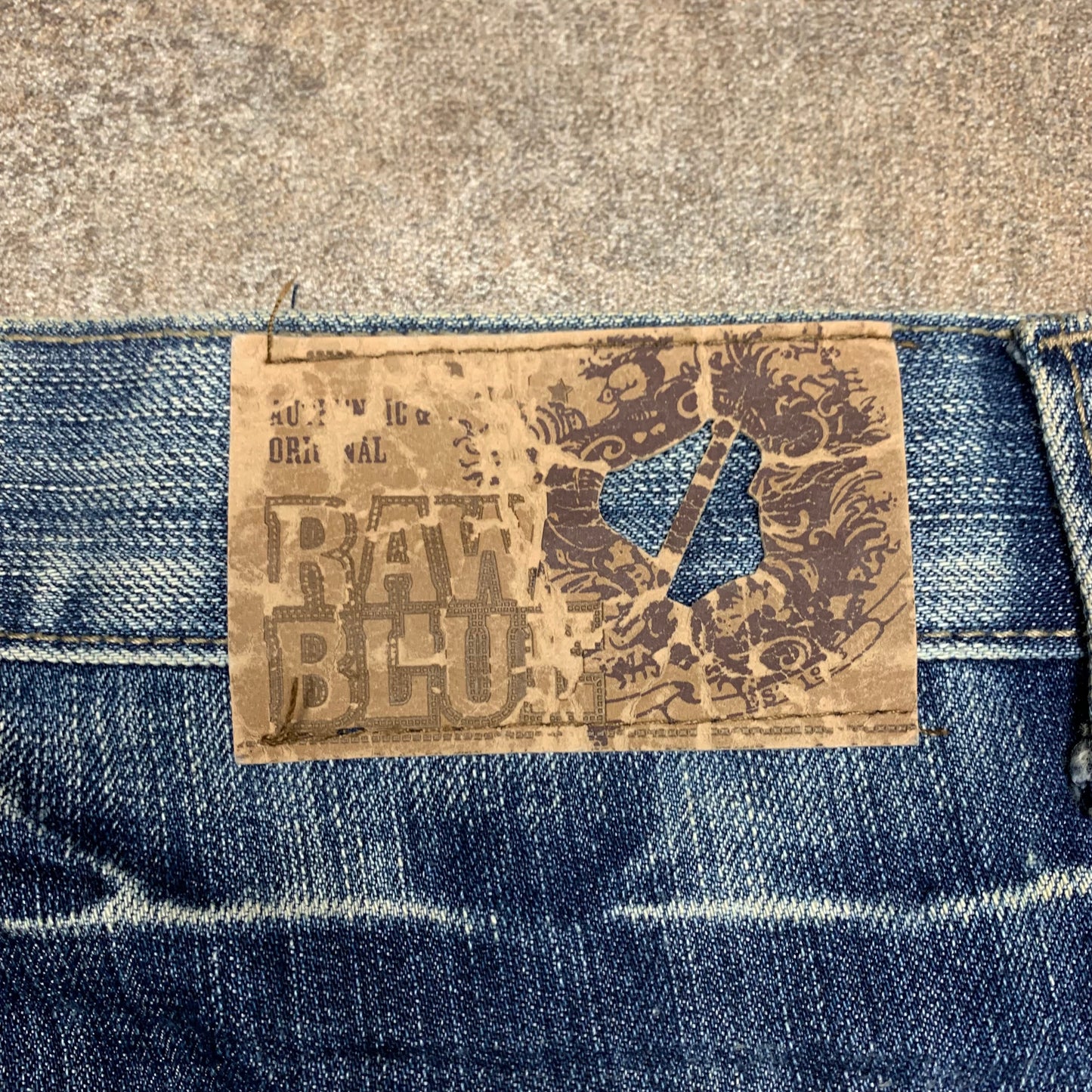Raw Blue 00s baggy washed jeans