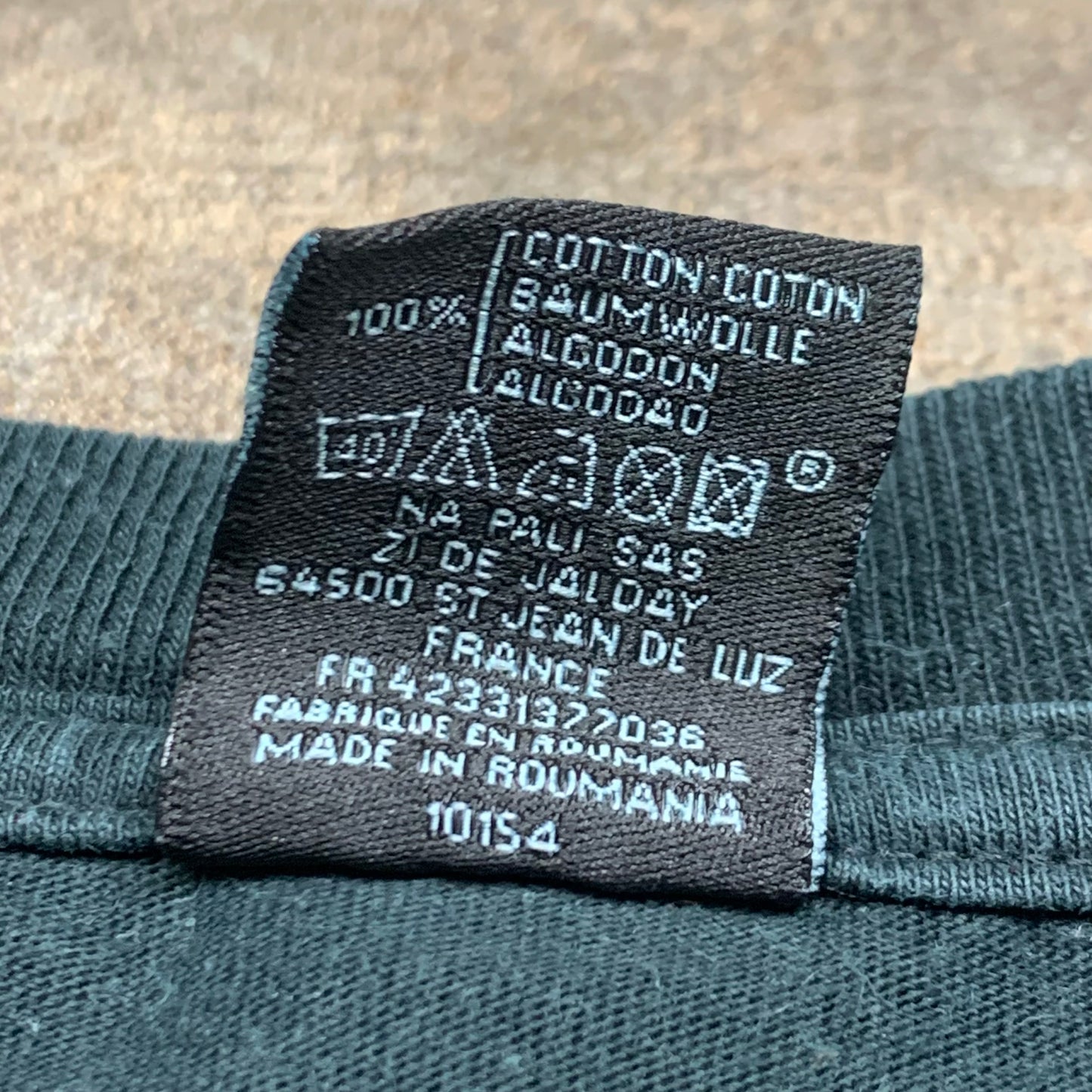 Quiksilver 90s brown black graphic long sleeve tee