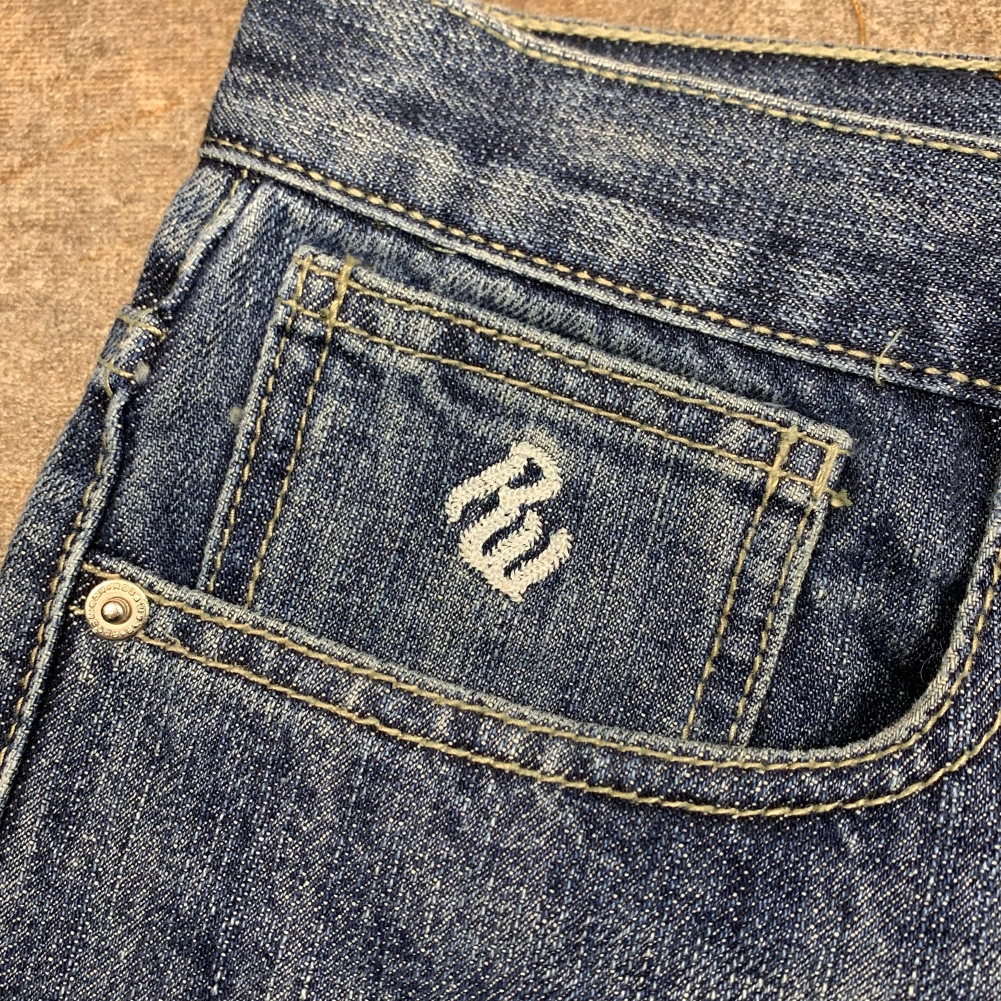 Rocawear 90s blue graphic baggy jeans