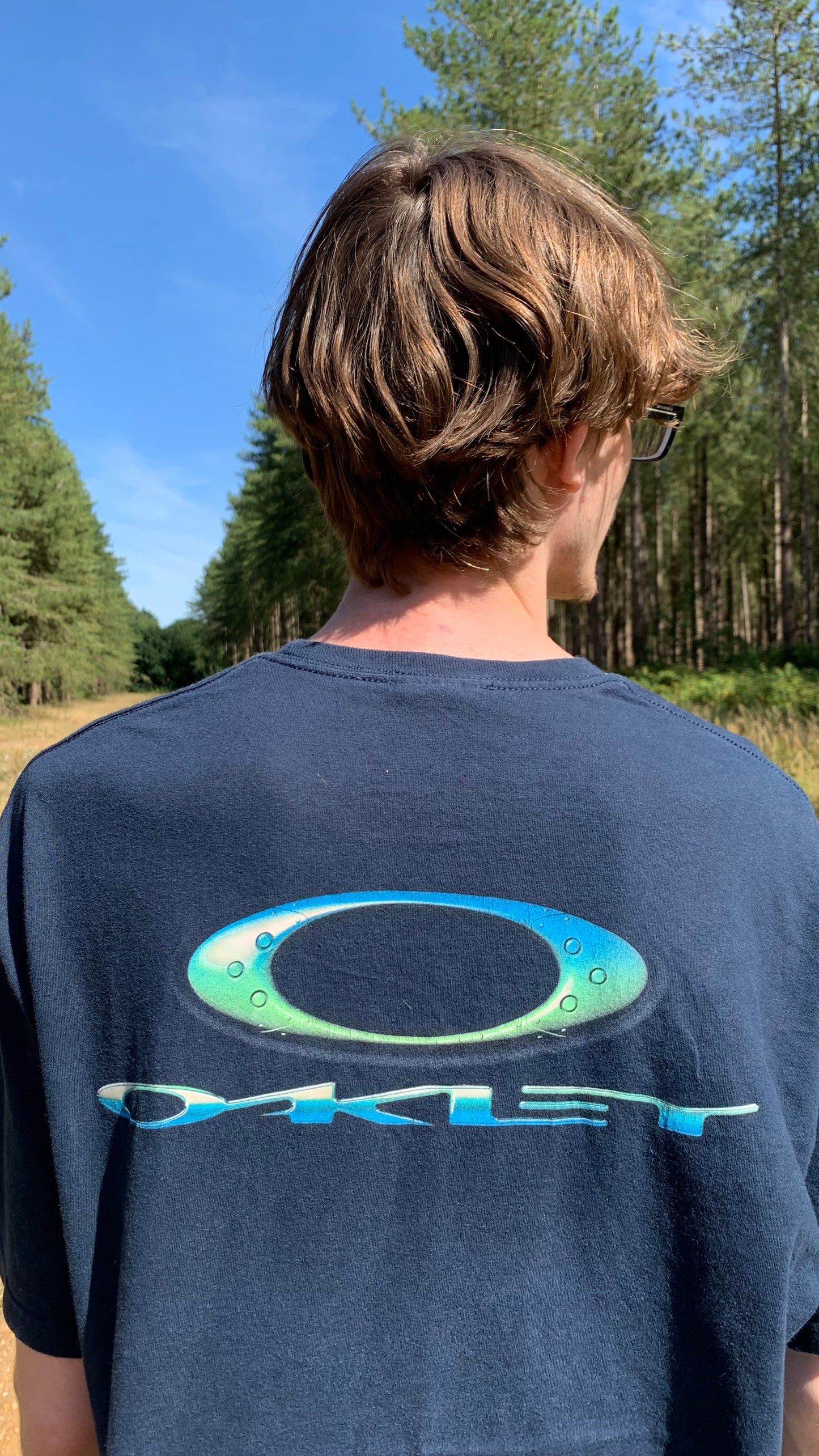 Oakley 00s navy blue graphic tee