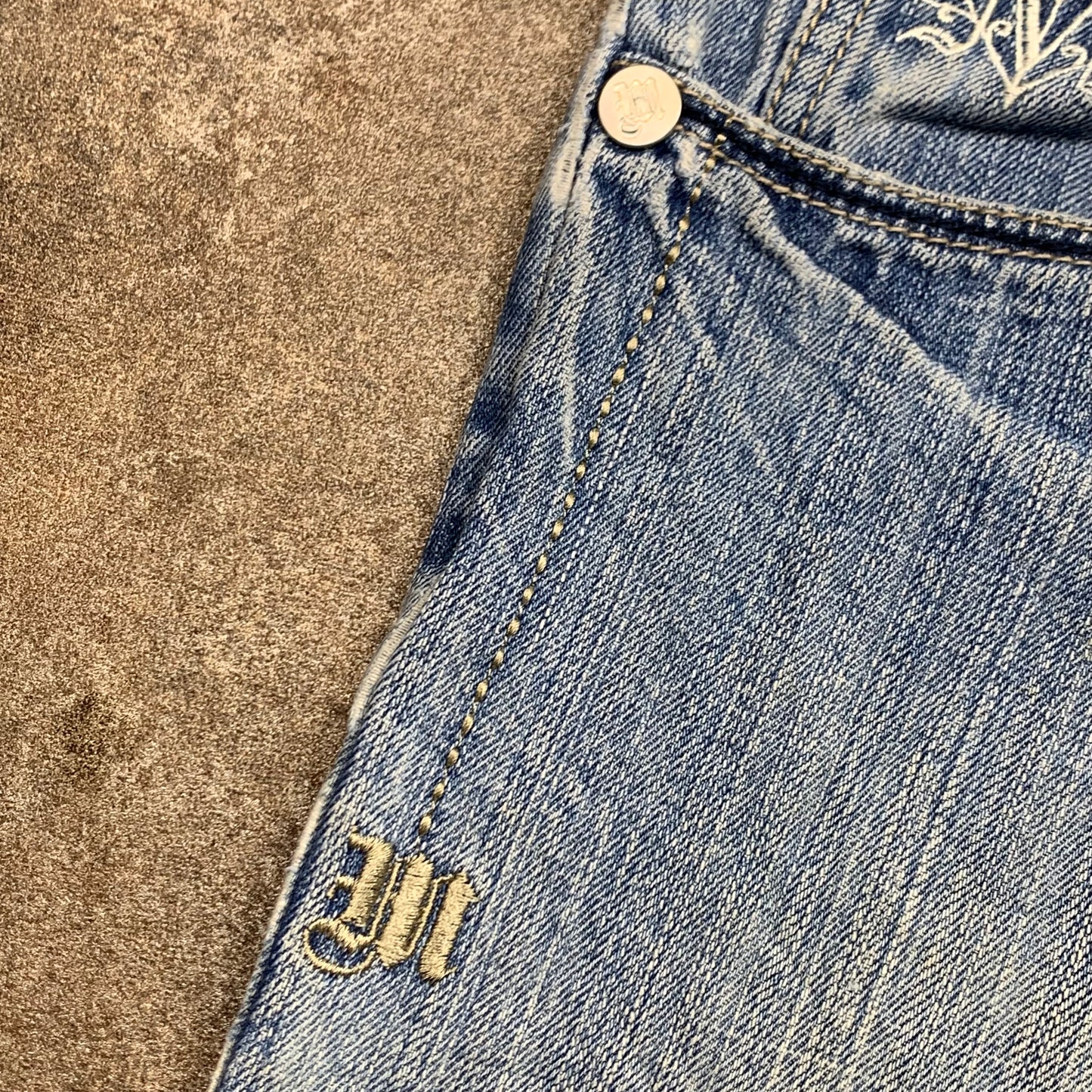 Mecca 00s light blue baggy graphic jorts