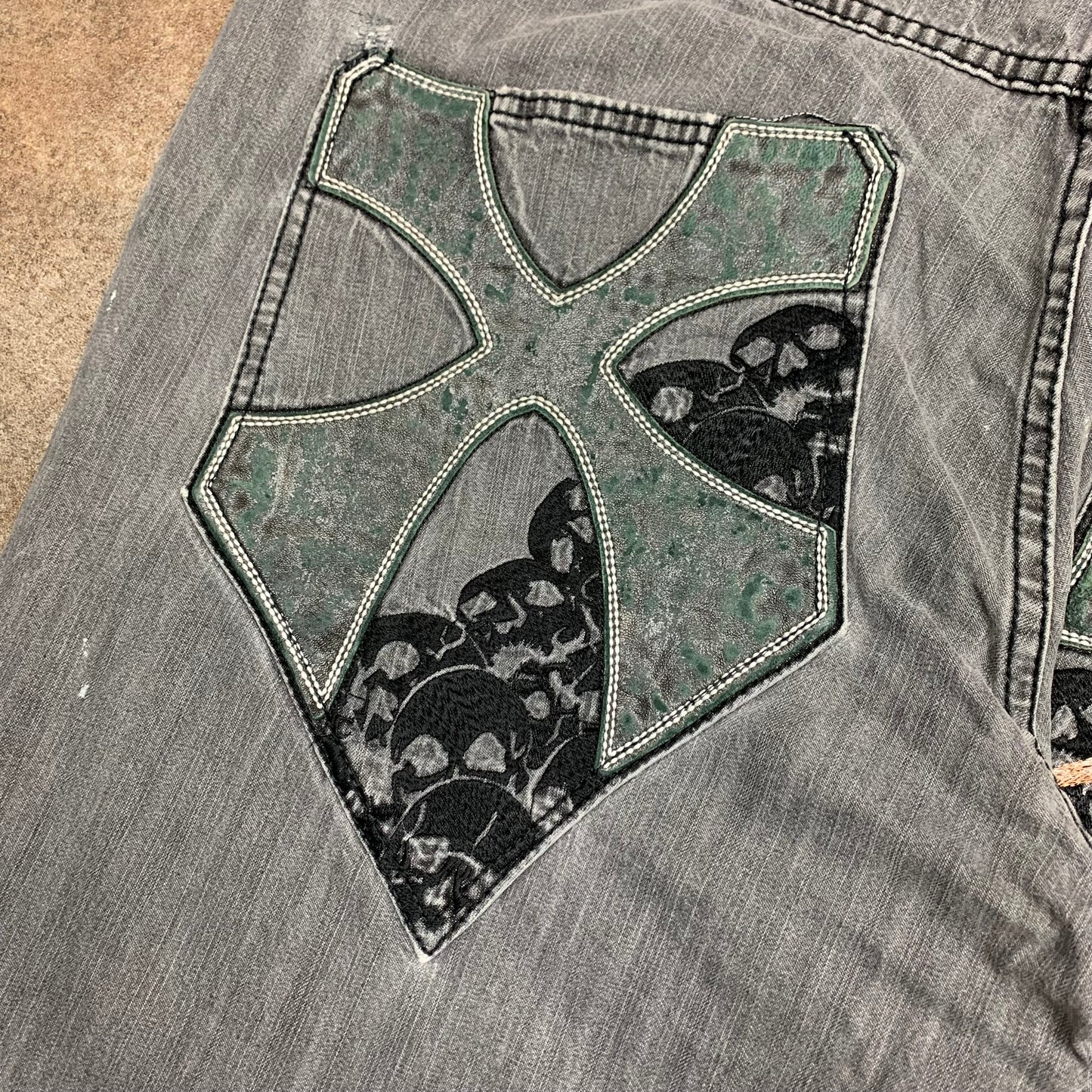 Pelle Pelle 00s graphic baggy jeans
