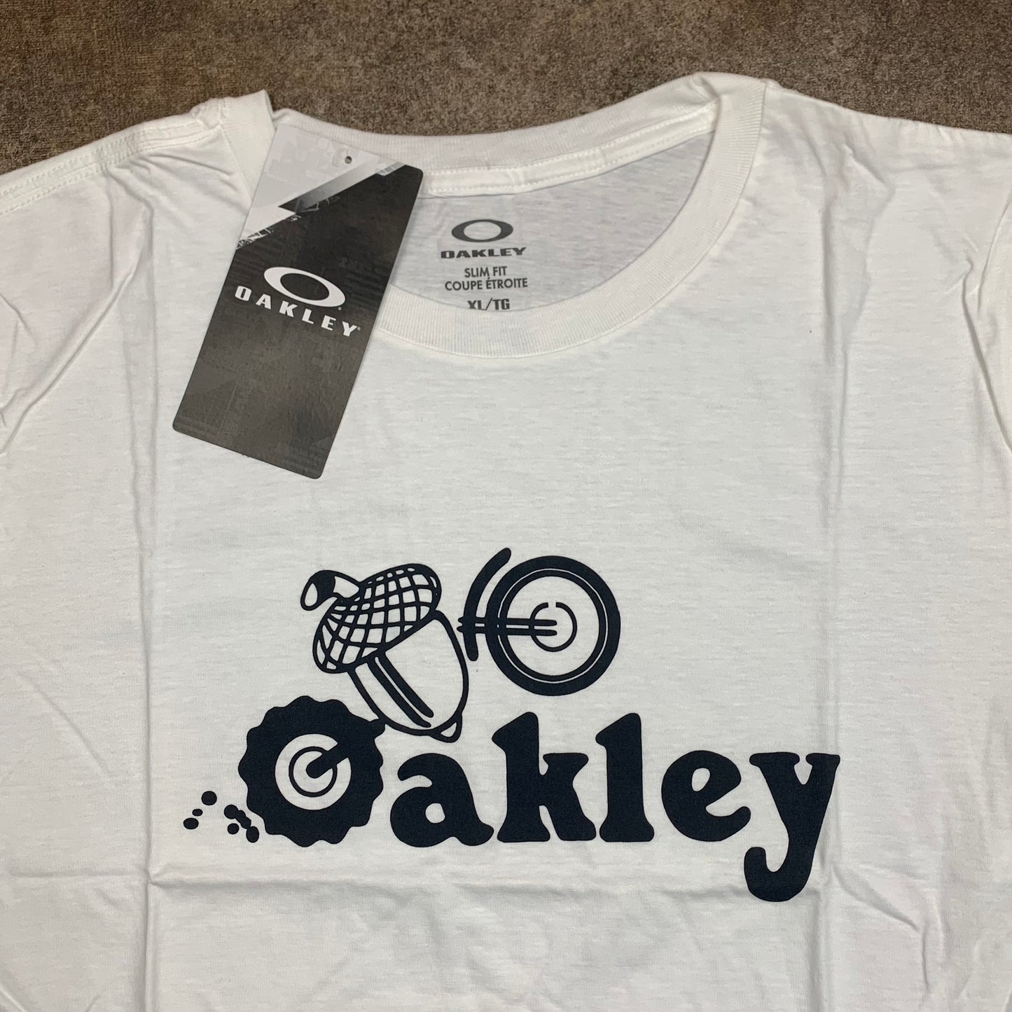 Oakley 00s acorn nut white black graphic tee