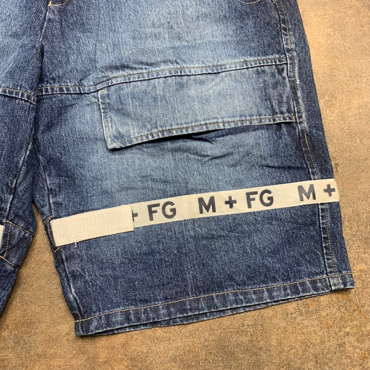 Marithé + François Girbaud 00s baggy navy cargo jorts
