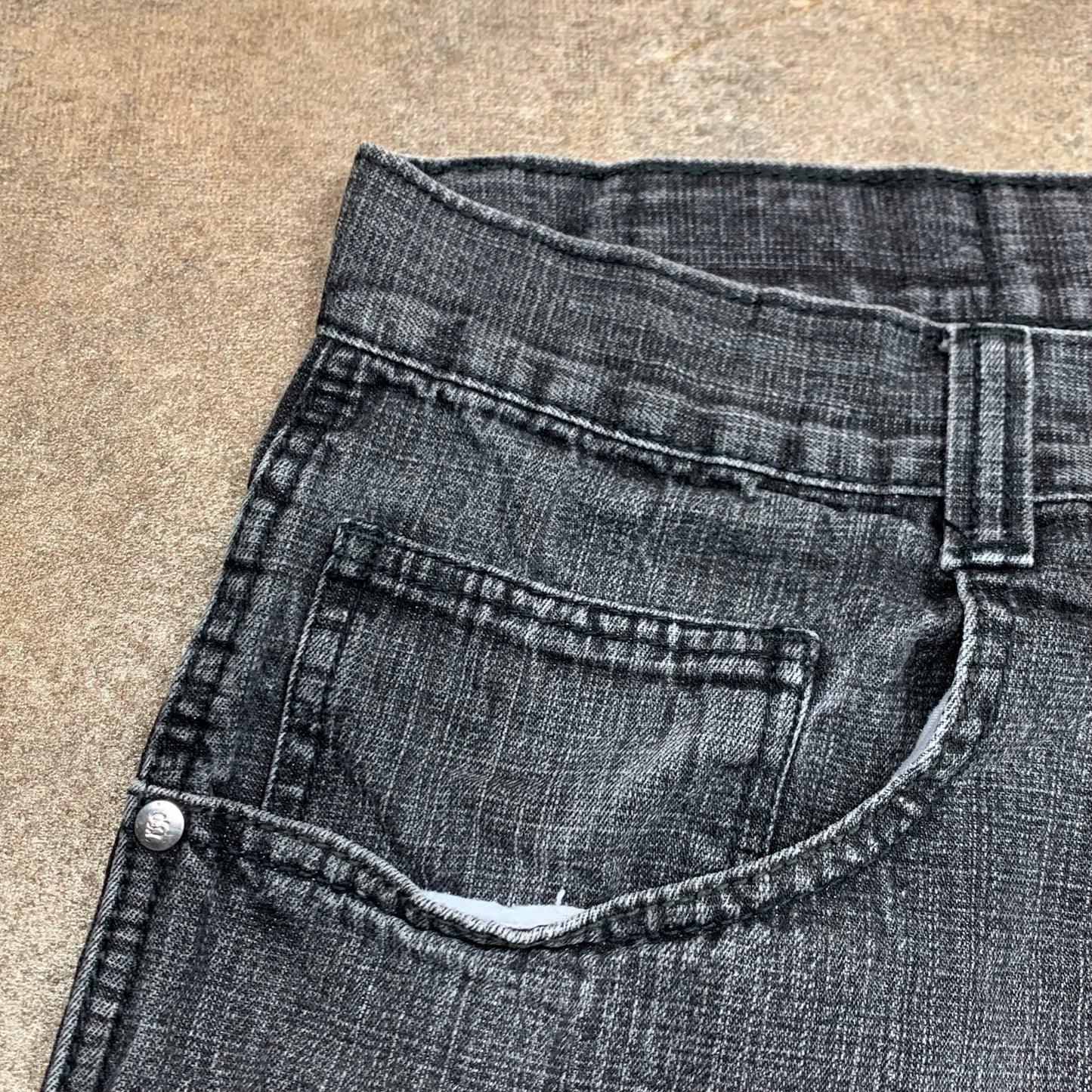 Southpole 00s black grey baggy jorts