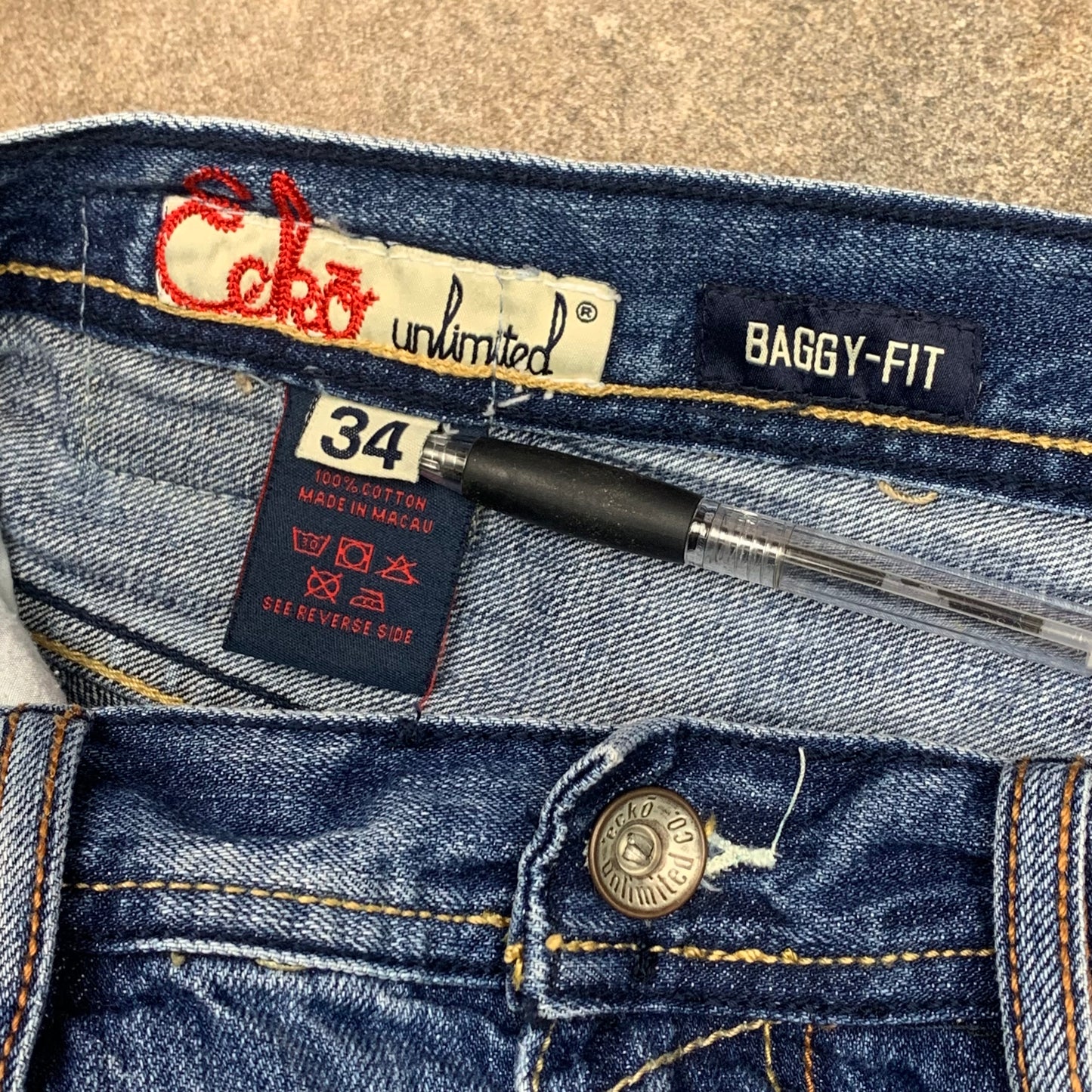 Ecko Unltd. 00s graphic baggy blue jeans