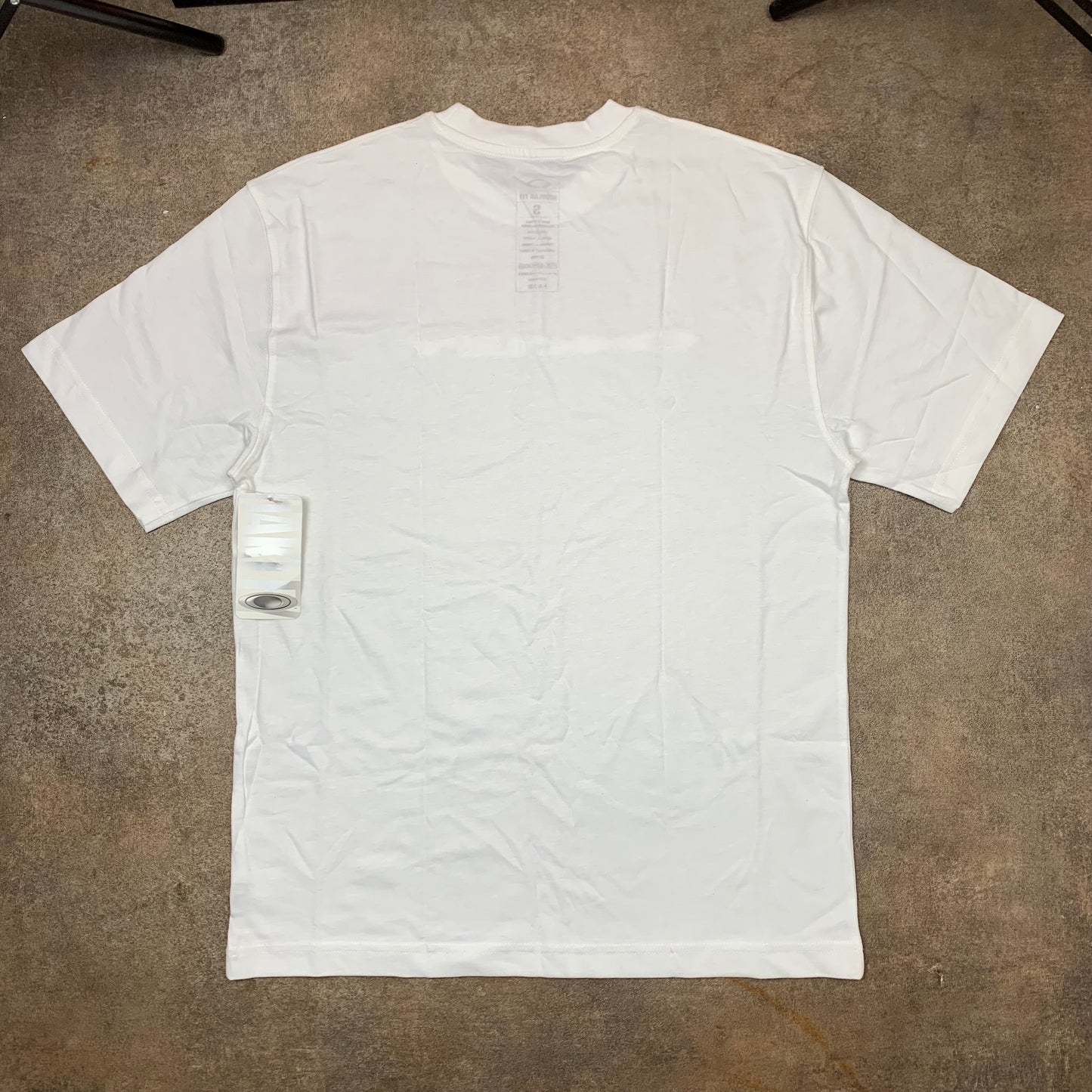 Oakley 00s deadstock cut and sewn tee