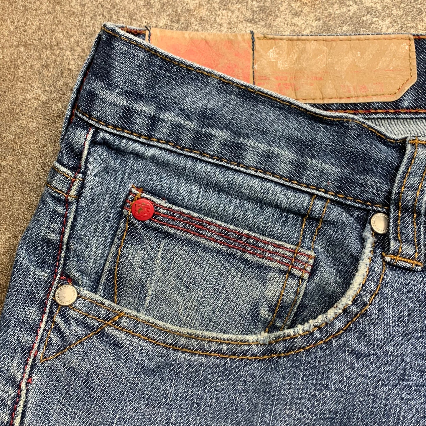 DC Shoes baggy graphic jeans