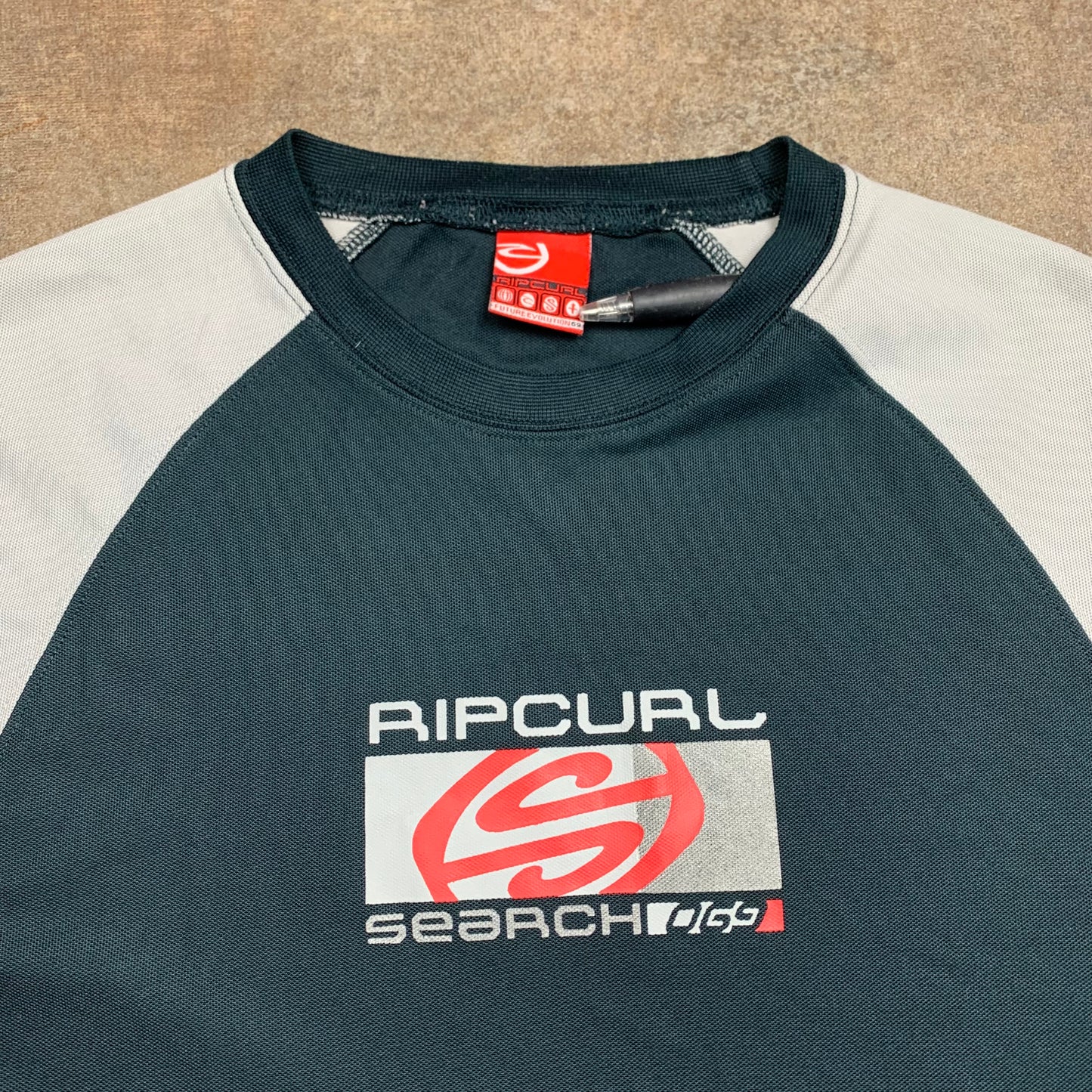 Rip Curl 00s graphic black rash vest
