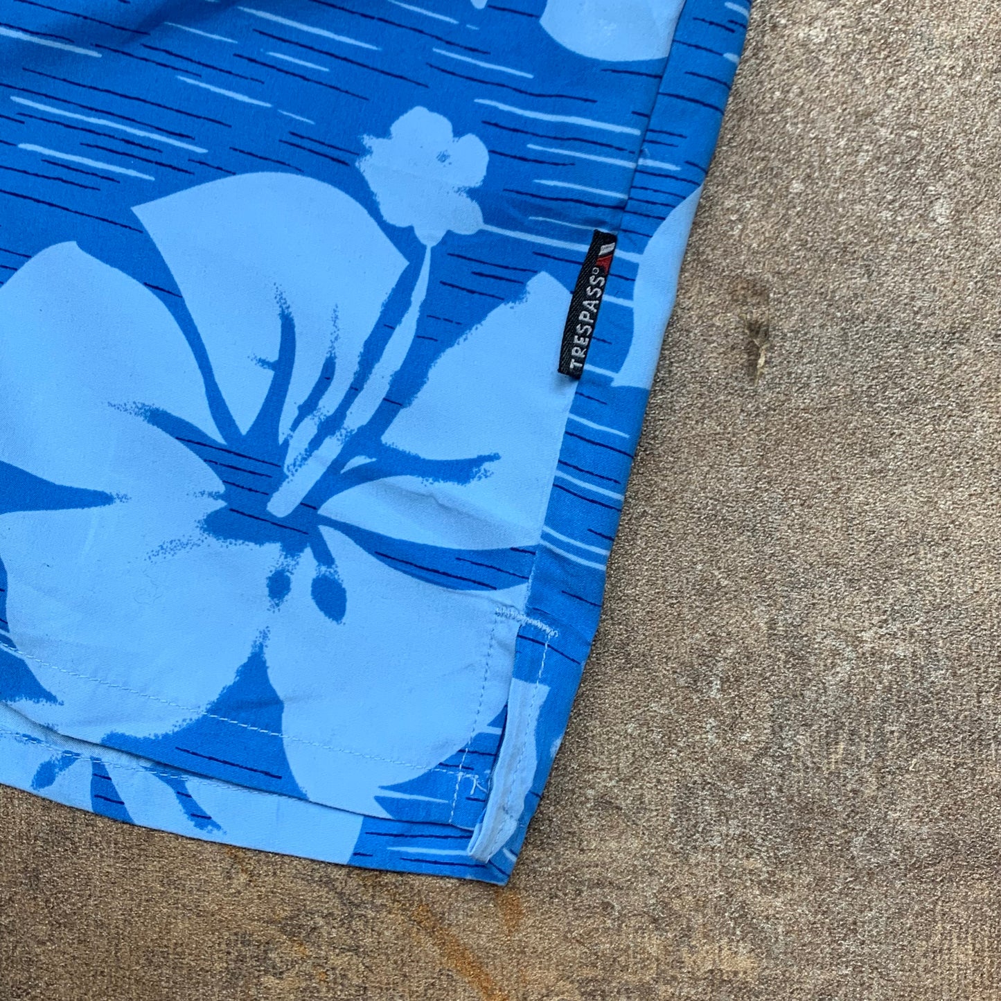 Trespass 90s blue floral hawaiian shirt