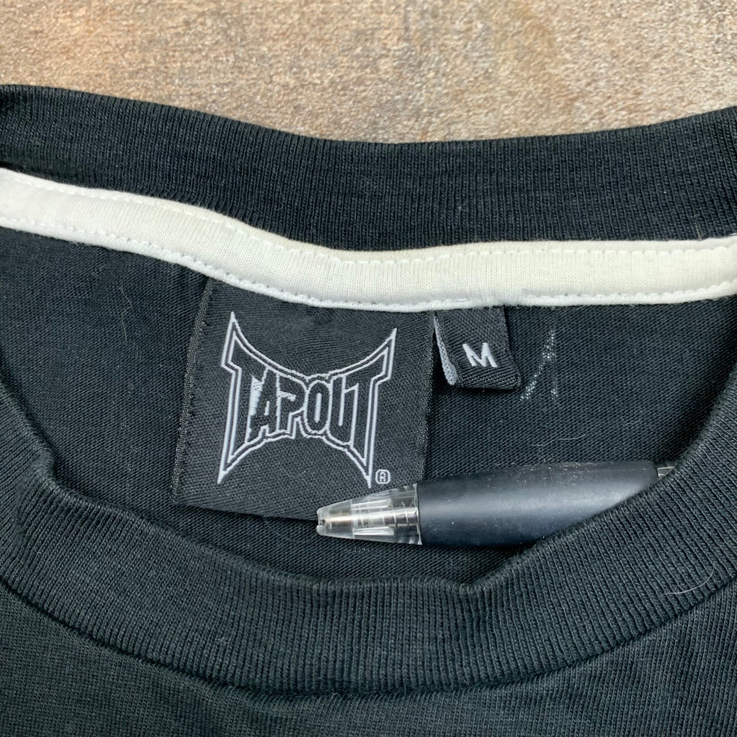 Tapout 00s black white grunge graphic tee