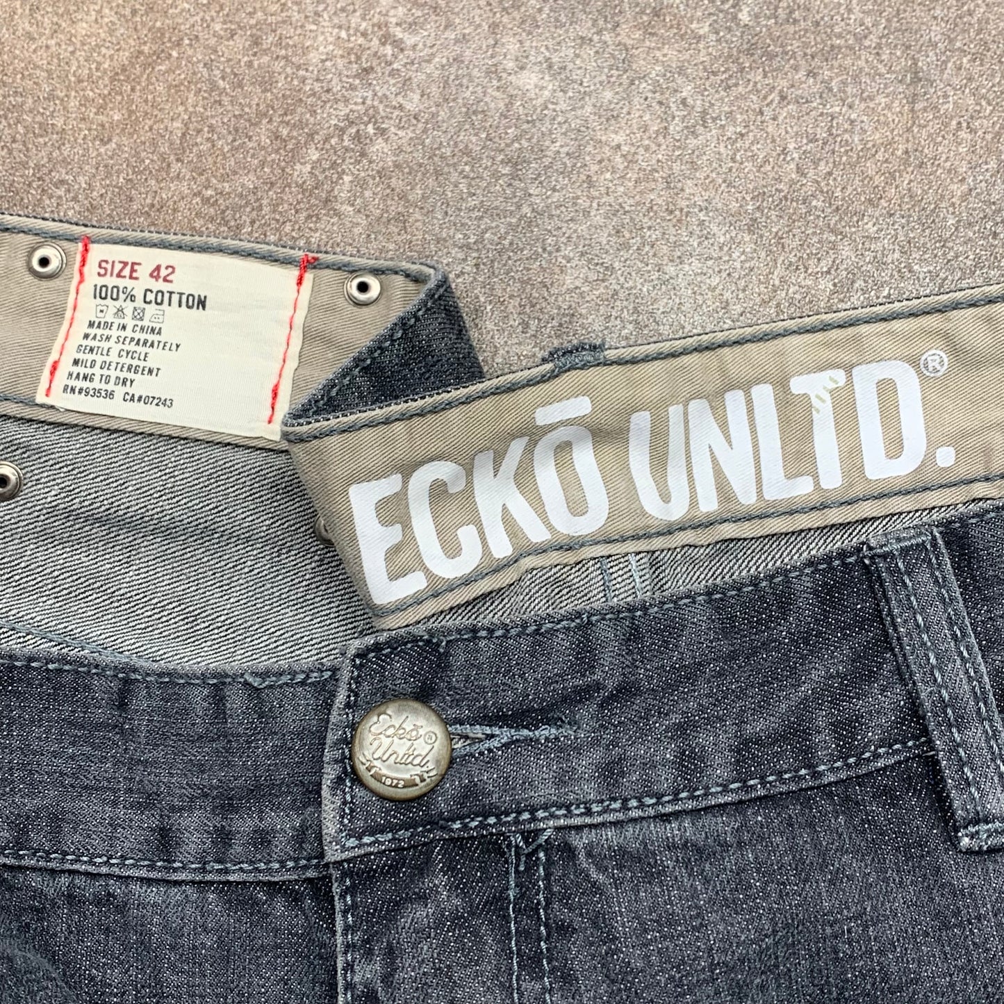 Ecko Unltd. 00s grey baggy graphic jeans