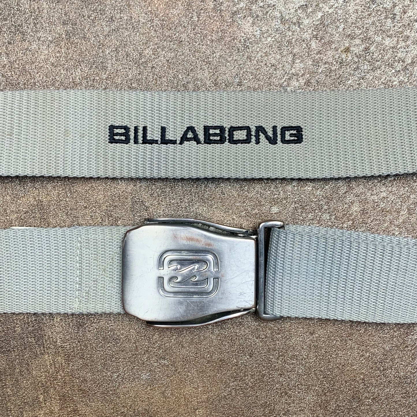 Billabong 00s graphic embroidered belt