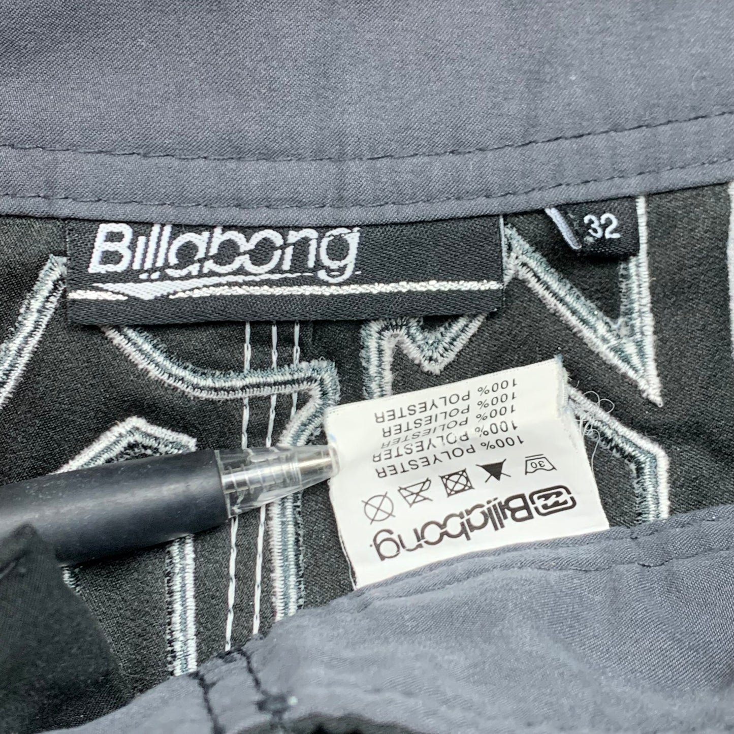 Billabong 00s black grey graphic boardshorts