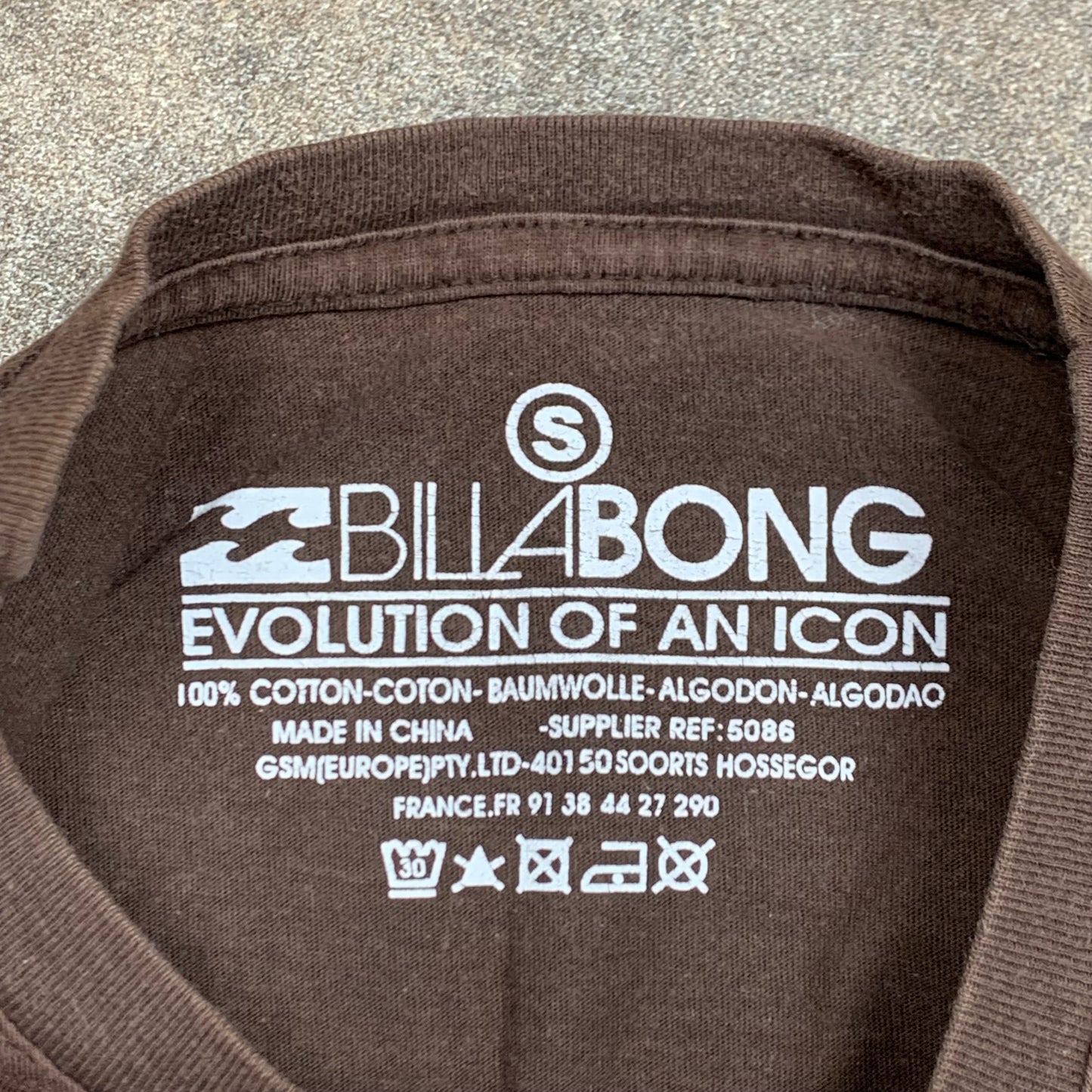 Billabong 00s brown graphic surf tee