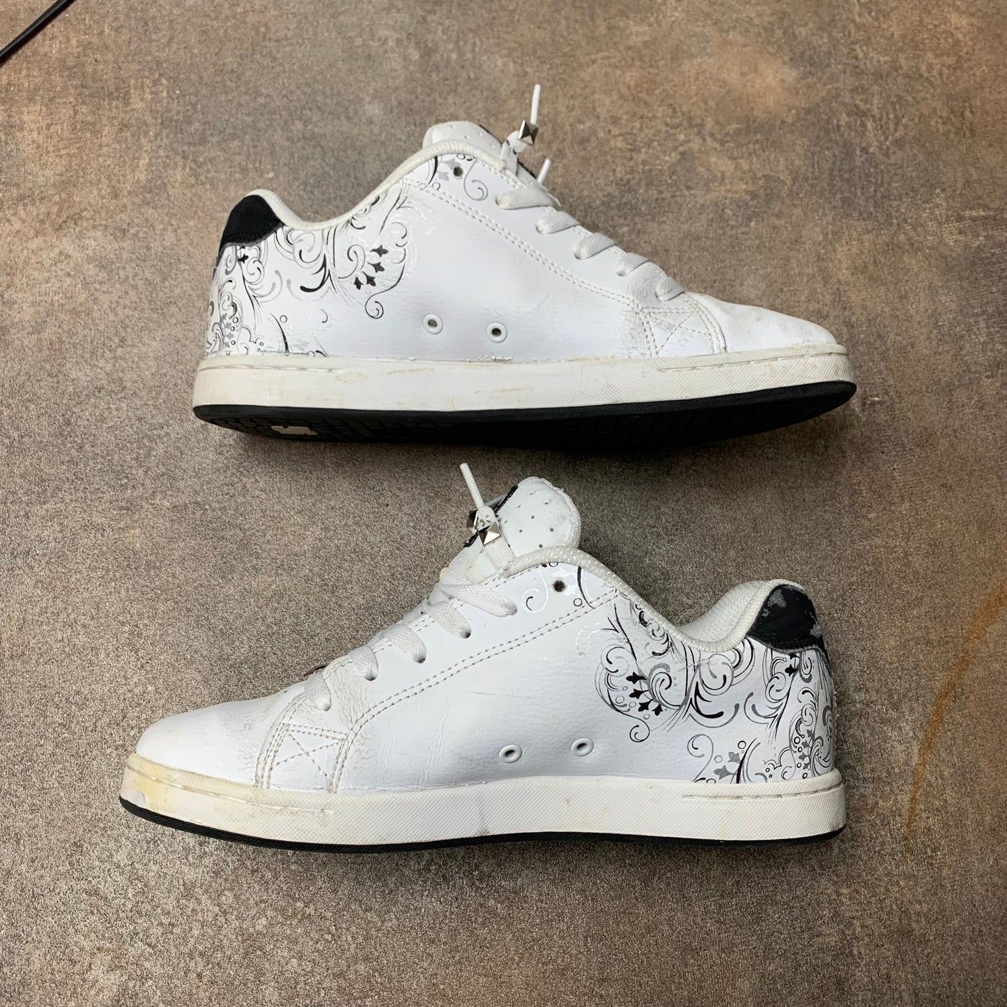 DC Shoes Pixie 3 00s white black chunky trainers
