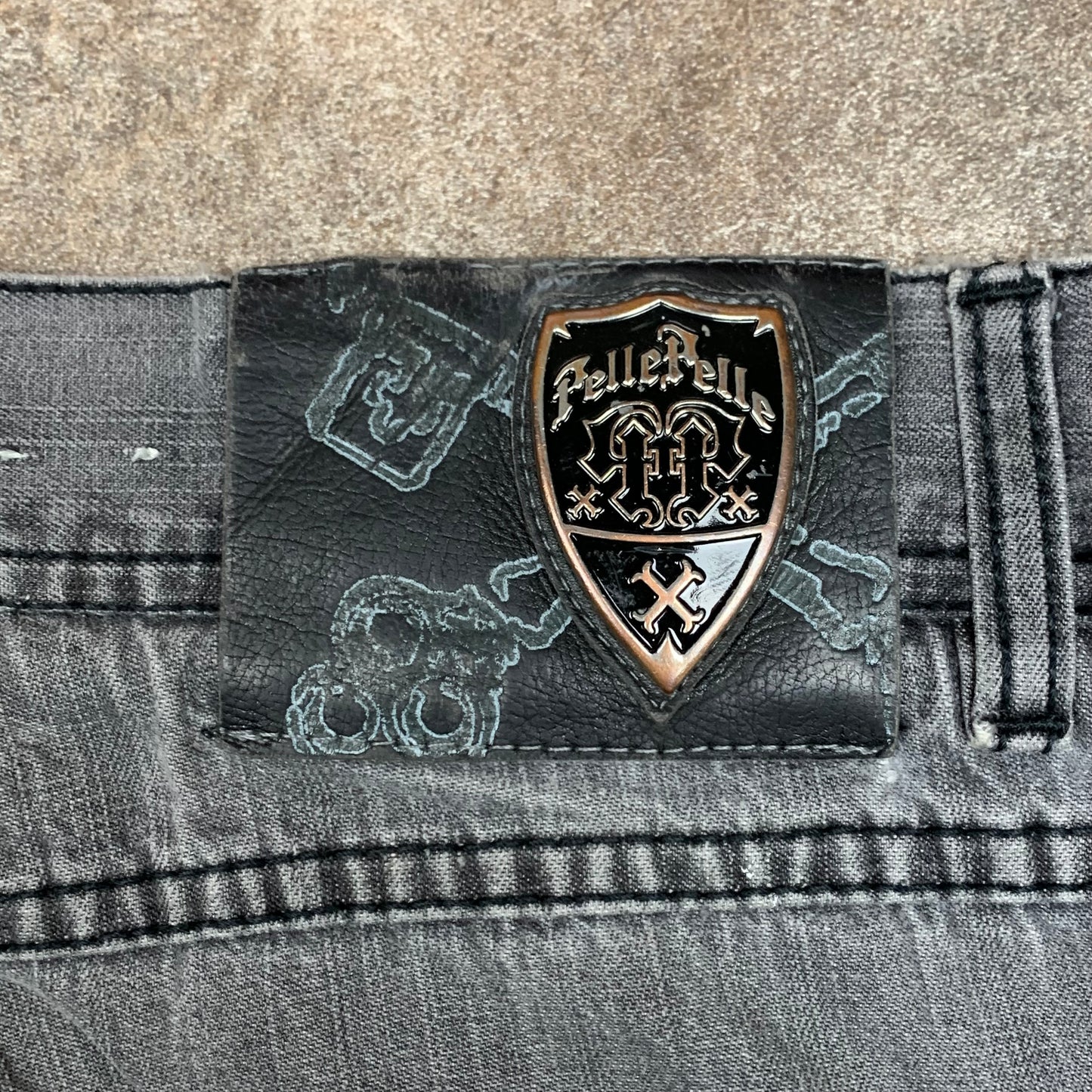 Pelle Pelle 00s graphic baggy jeans
