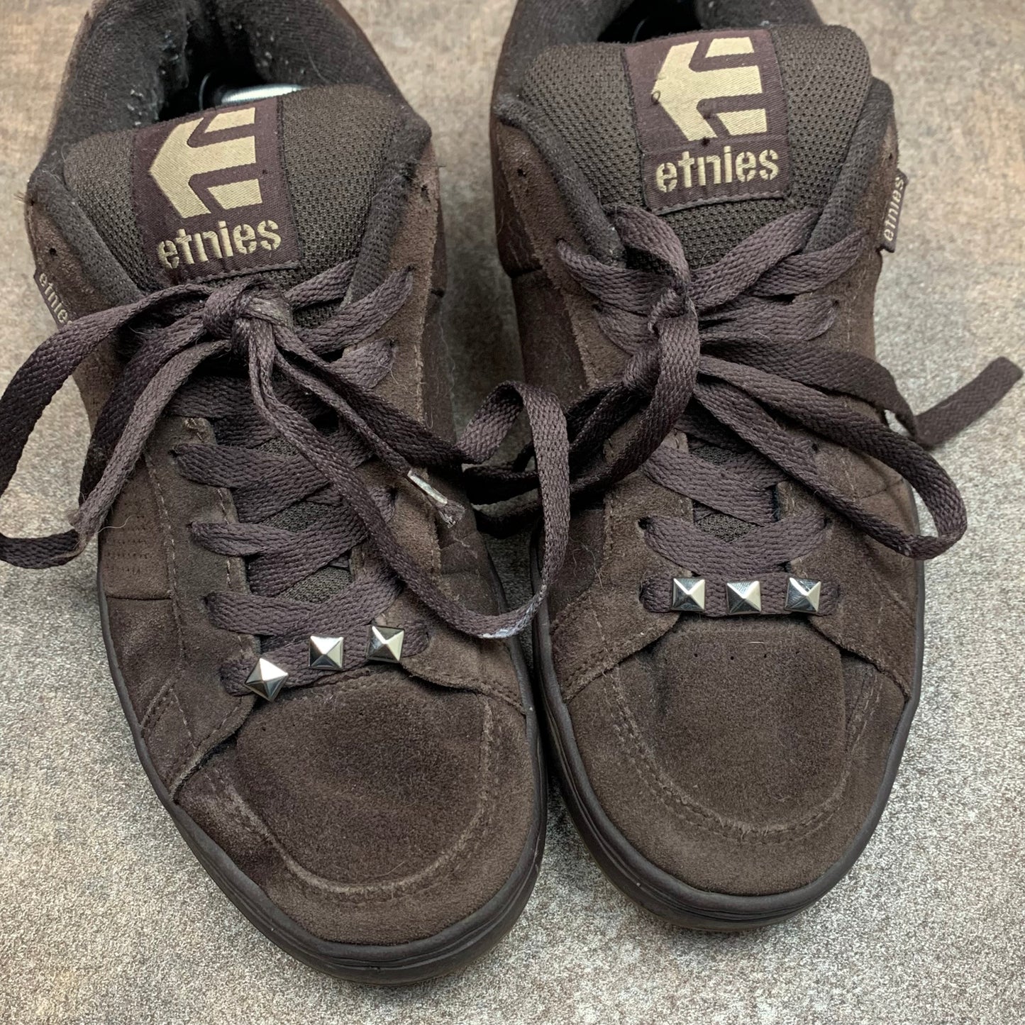 Etnies 00s brown kingpin trainers
