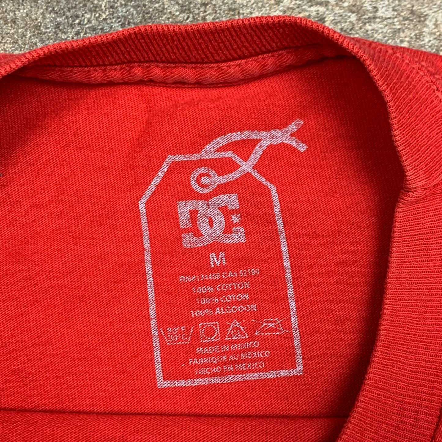 DC Shoes 00s red graphic boxy tee