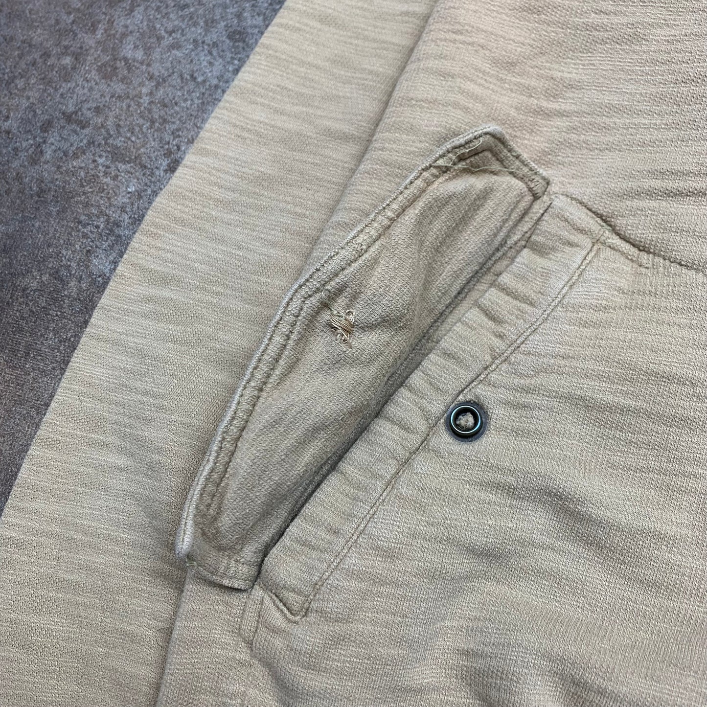 Billabong 00s graphic cream beige zip jumper