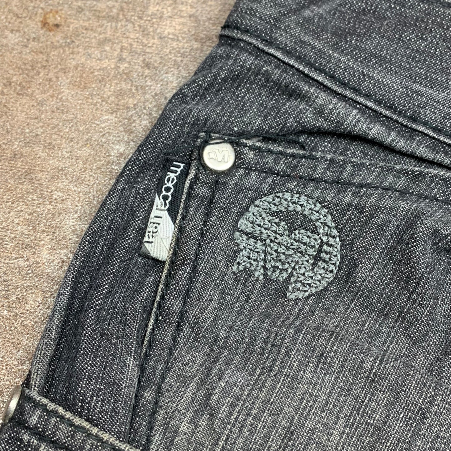 Mecca 90s baggy grey graphic jorts