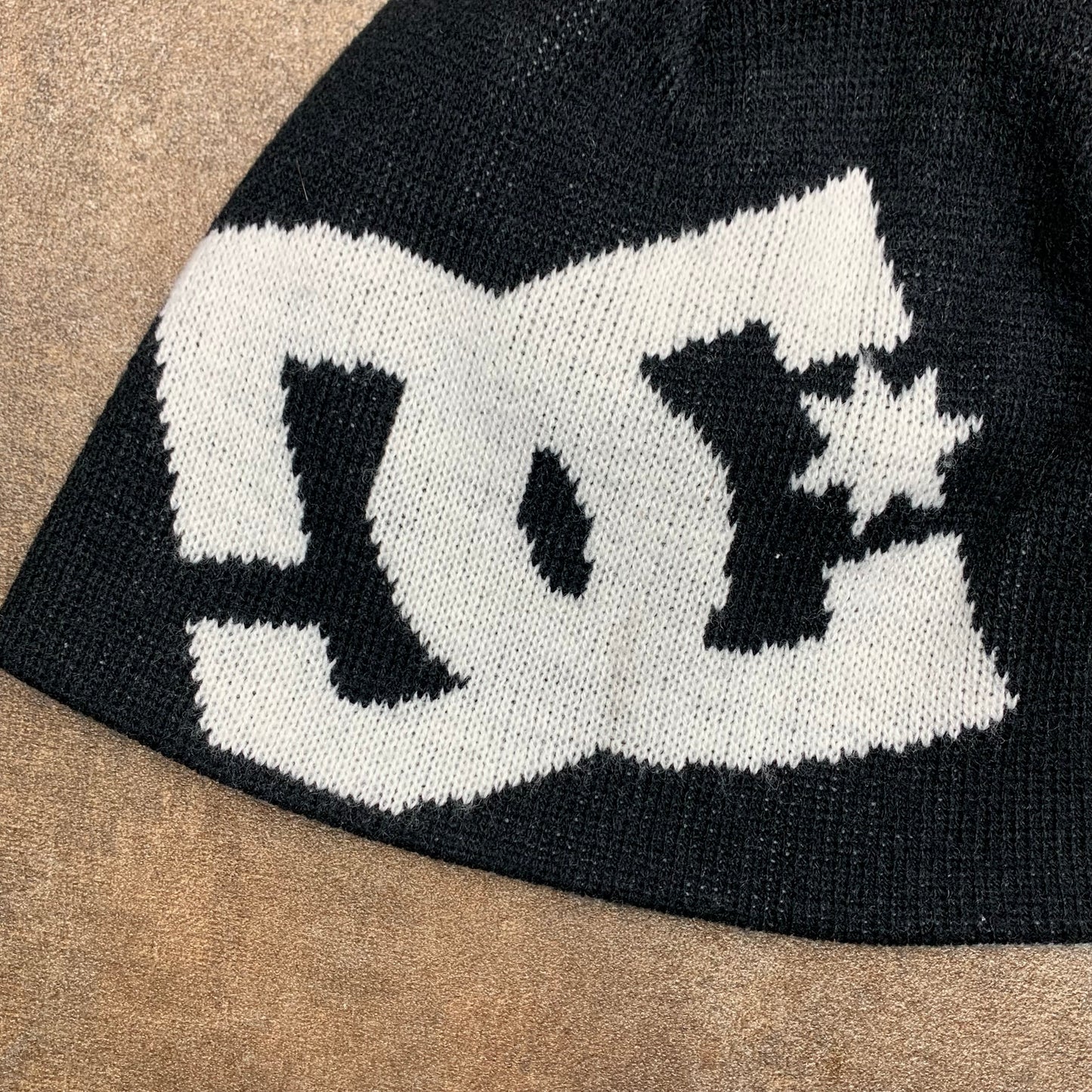 DC Shoes 00s reversible graphic beanie