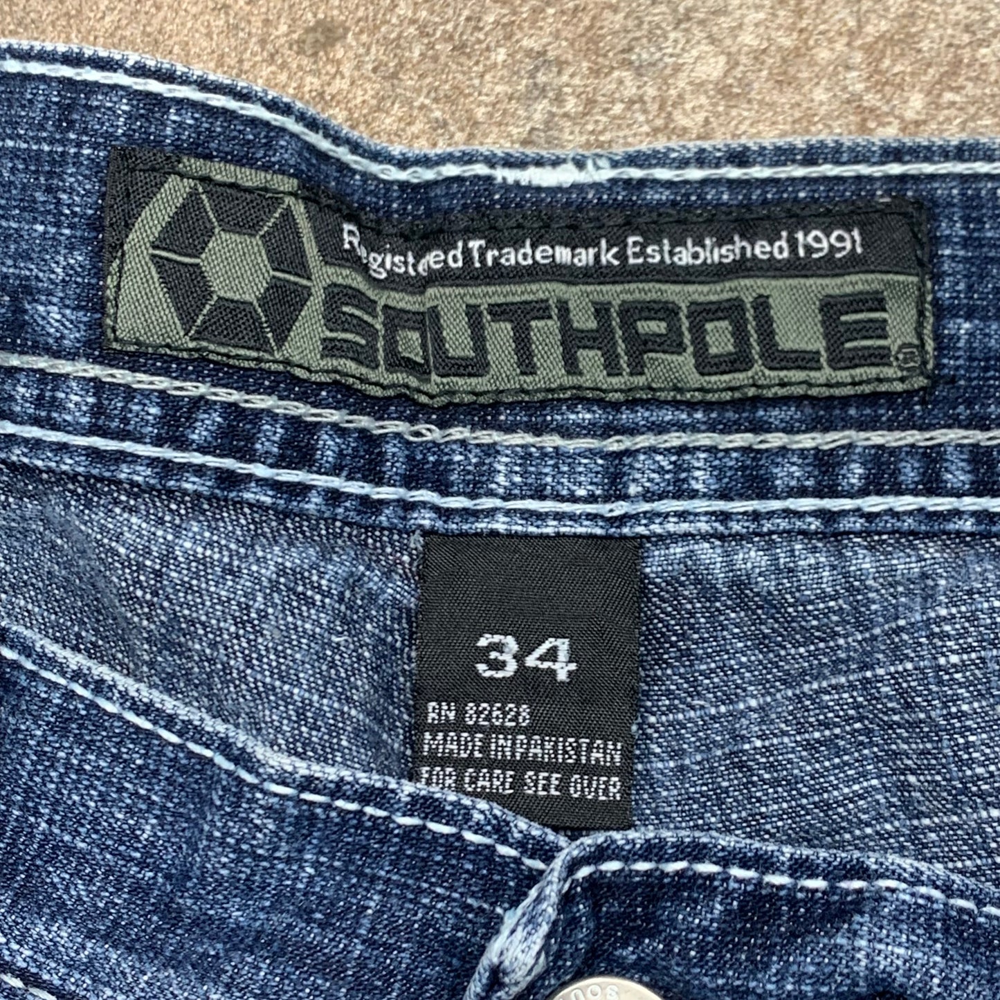 Southpole 00s navy baggy red tab jorts