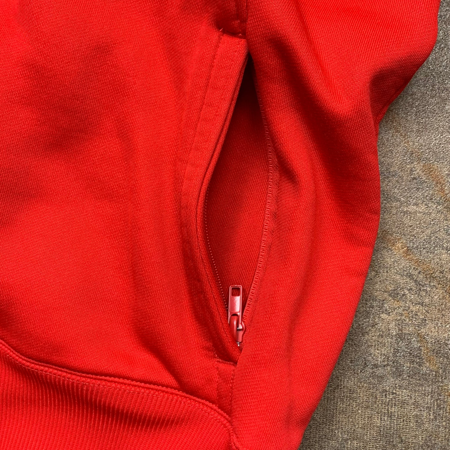 Oakley 00s red boxy zip hoodie