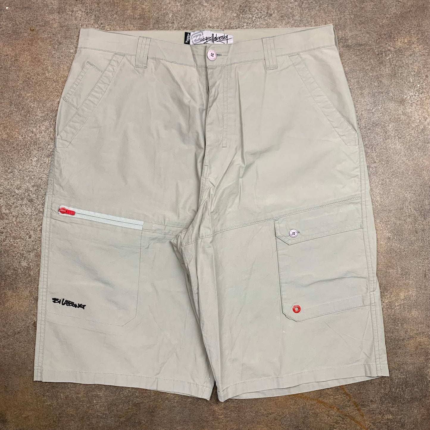 Billabong 00s cream baggy cargo shorts