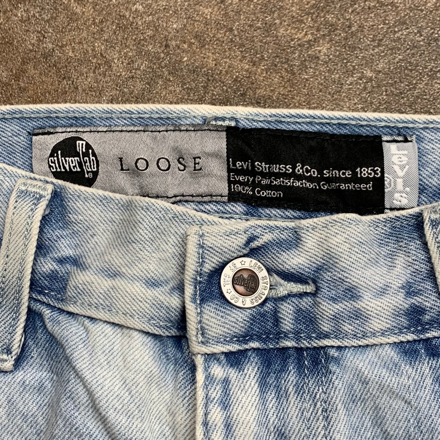Levi's Silvertab 00s pale blue baggy jorts