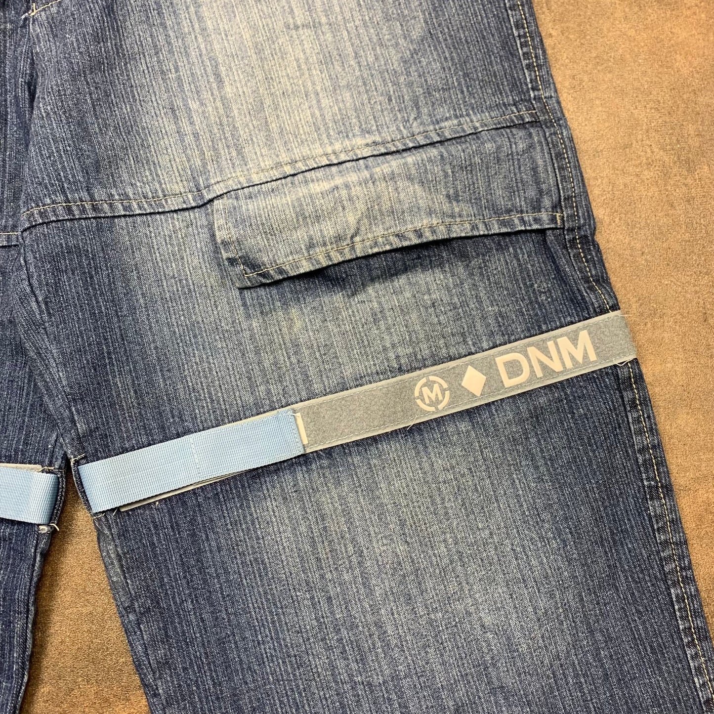 Mint Denim 00s baggy navy velcro jorts