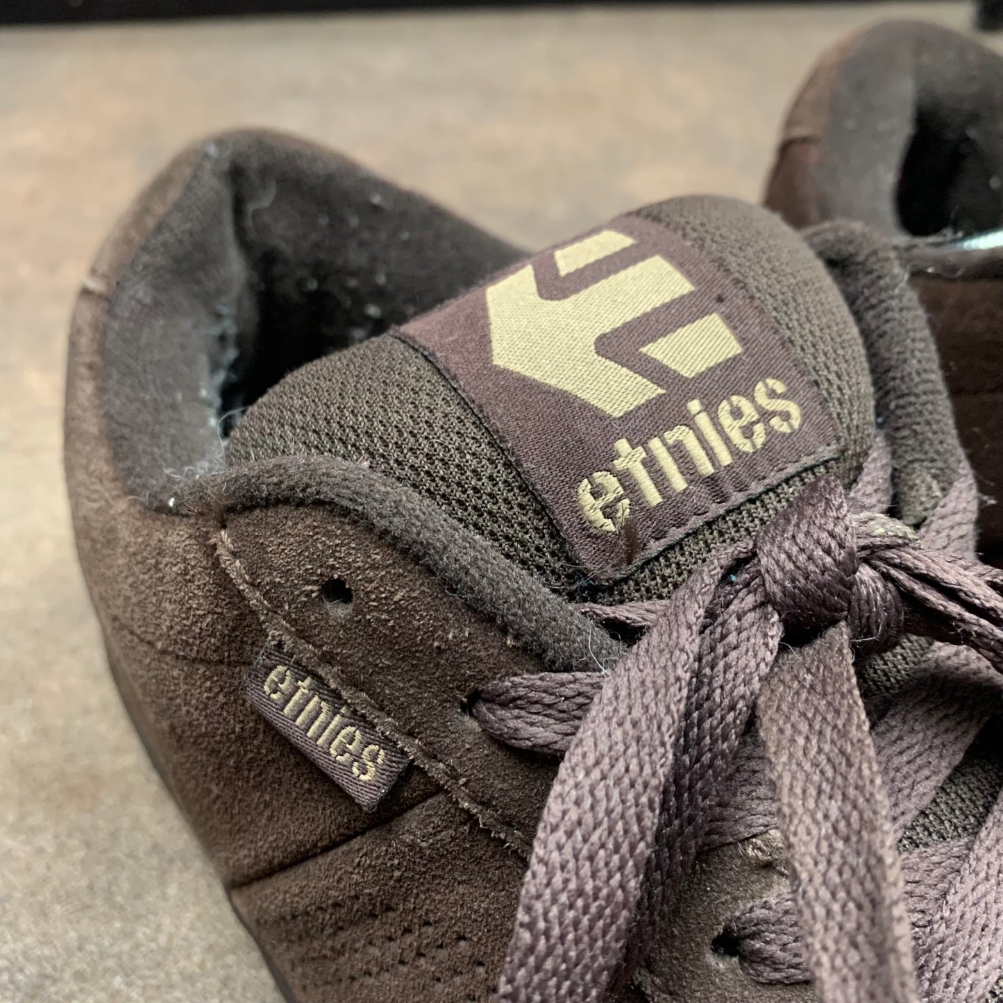 Etnies 00s brown kingpin trainers