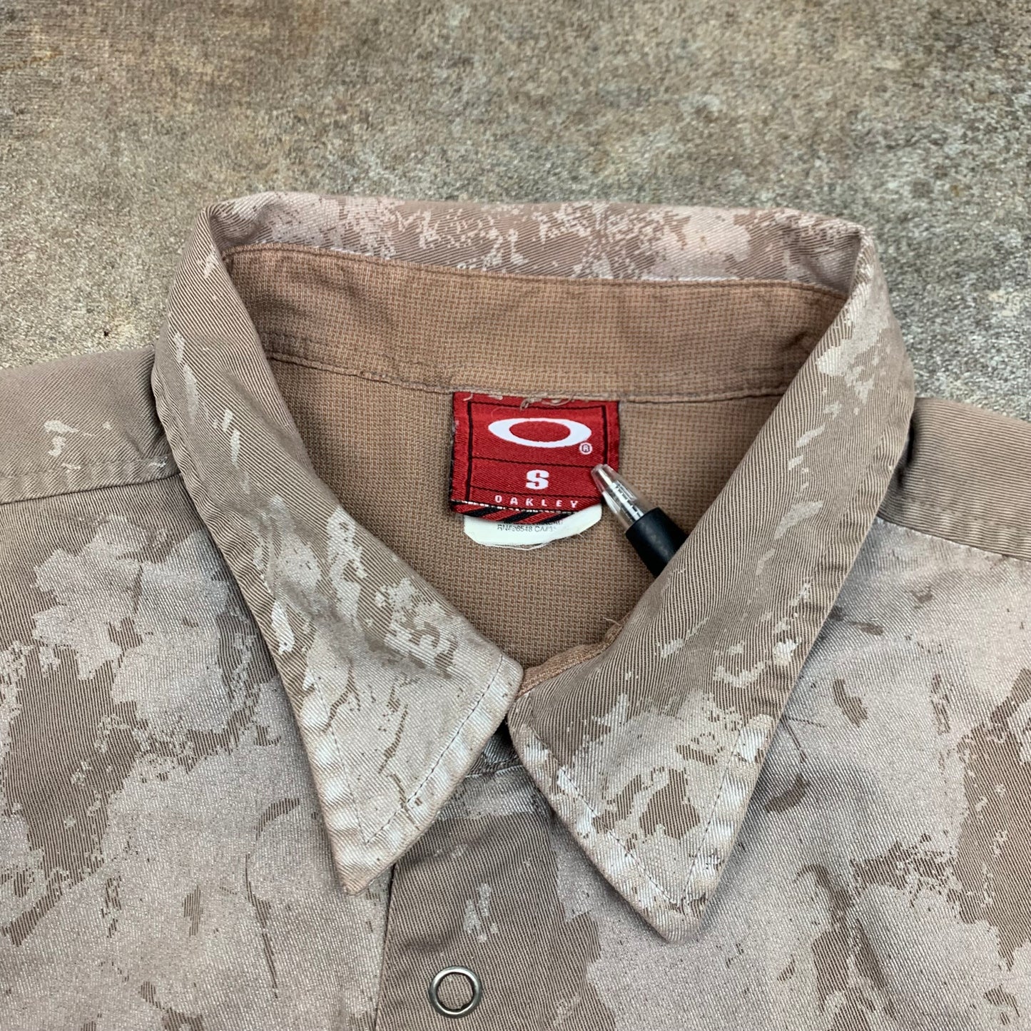 Oakley Software 00s brown camo shirt