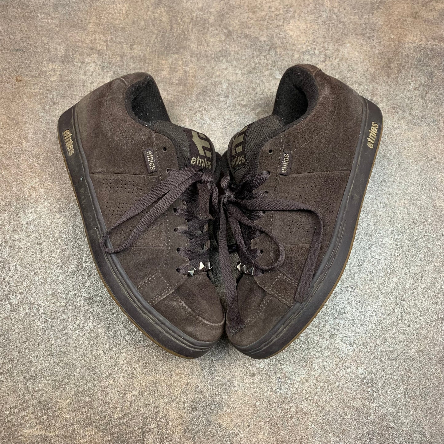 Etnies 00s brown kingpin trainers