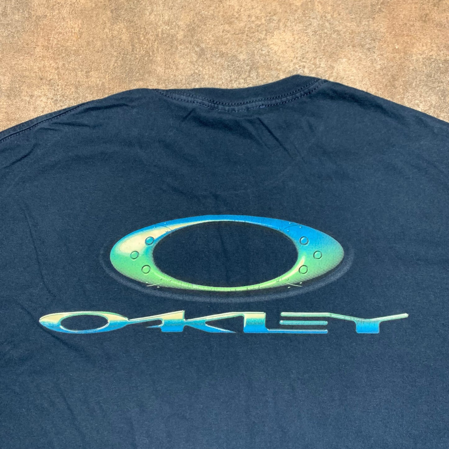 Oakley 00s navy blue graphic tee