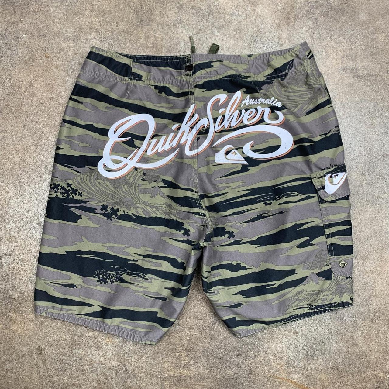 Quiksilver 00s graphic camouflage boardshorts