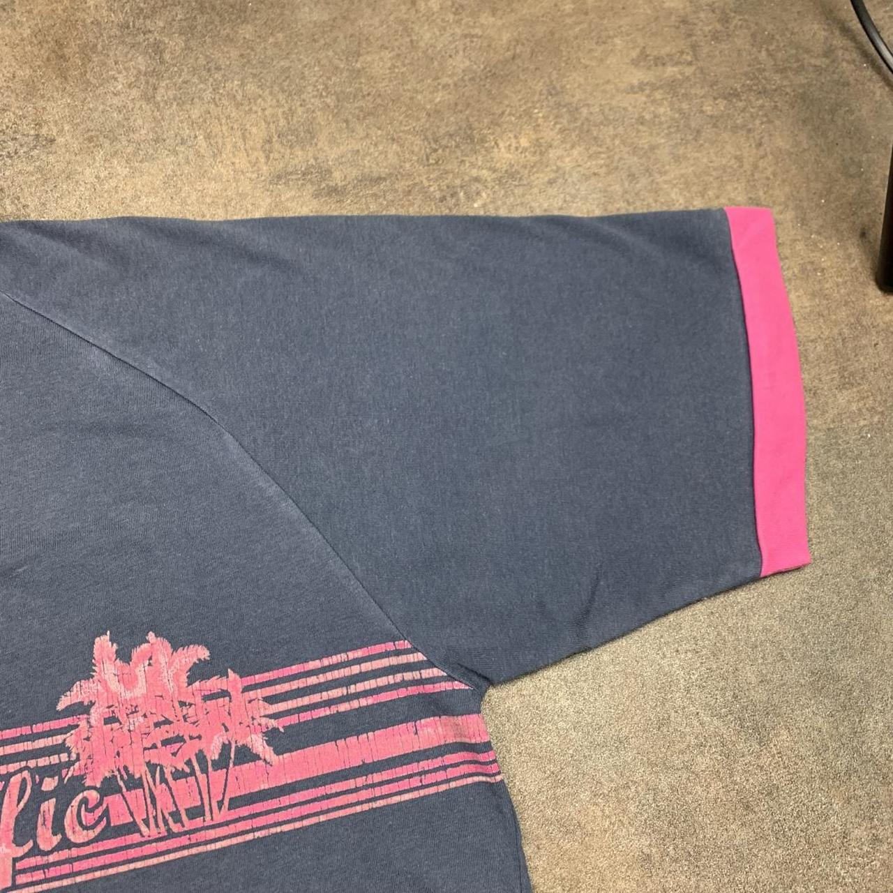 Ocean Pacific 00s grey pink graphic polo shirt