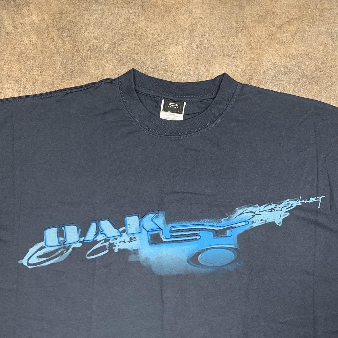 Oakley 00s navy blue graphic tee