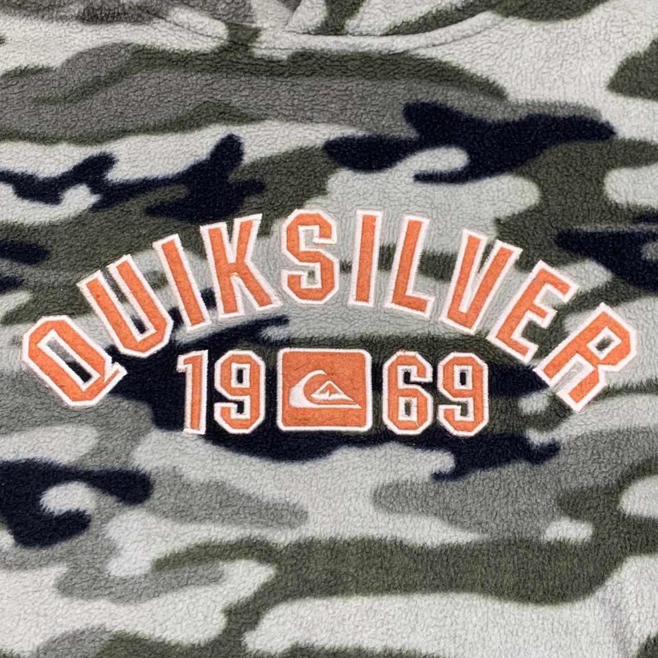 Quiksilver 00s camo khaki graphic hoodie