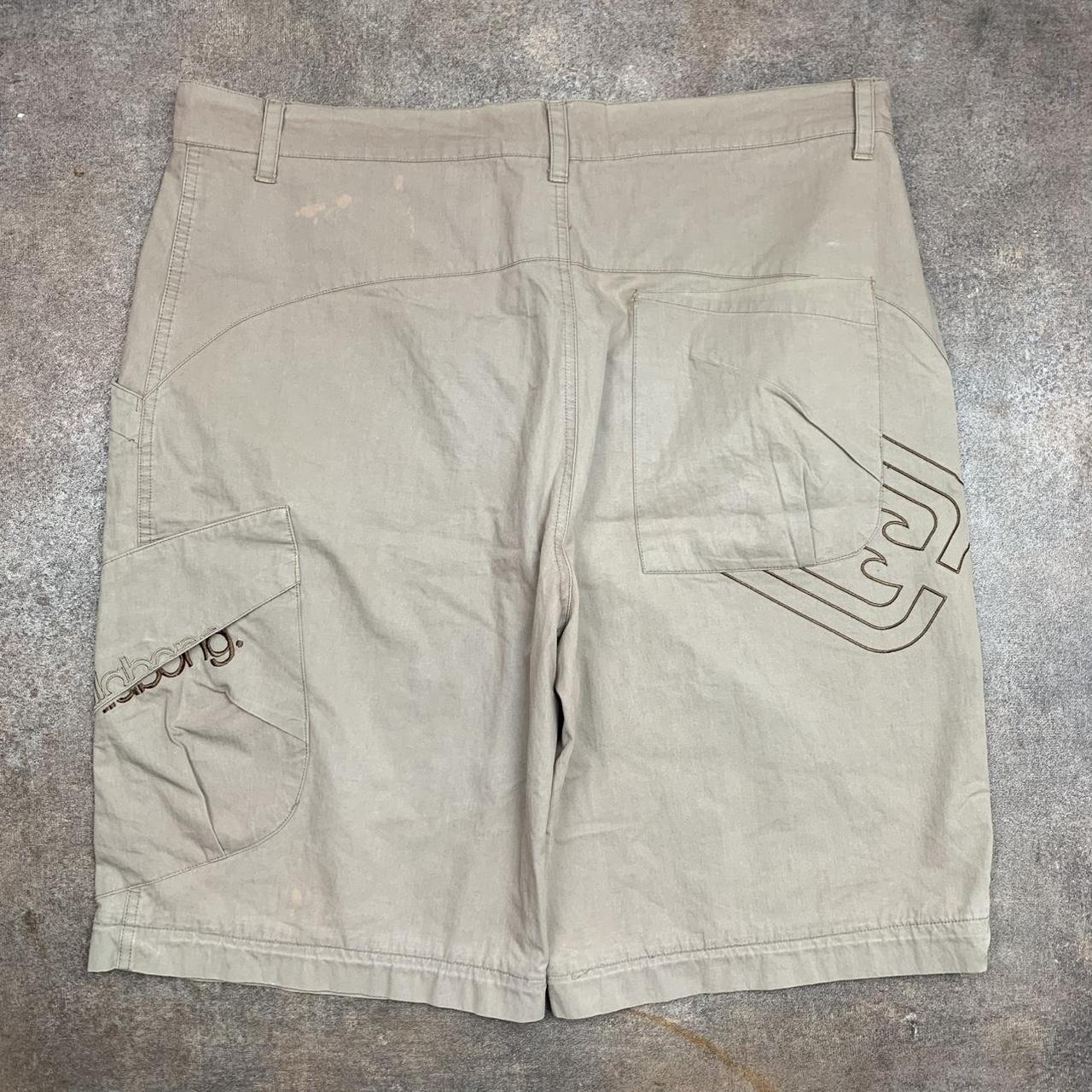 Billabong 00s beige graphic baggy cargo shorts