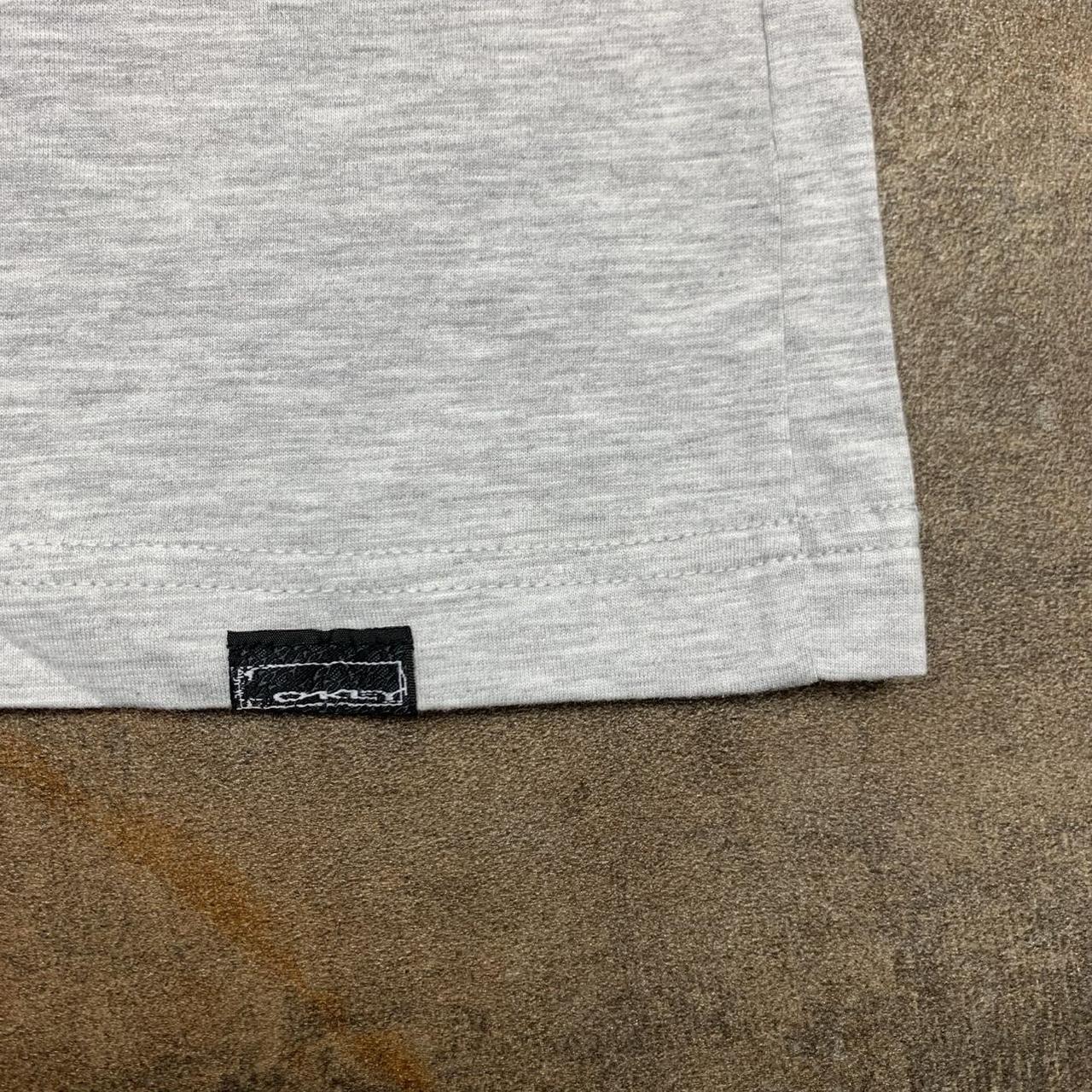 Oakley 00s light grey graphic tee