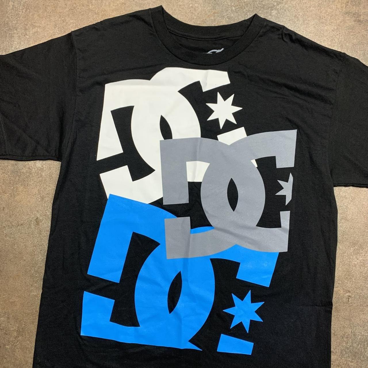 DC Shoes 00s graphic black grunge tee