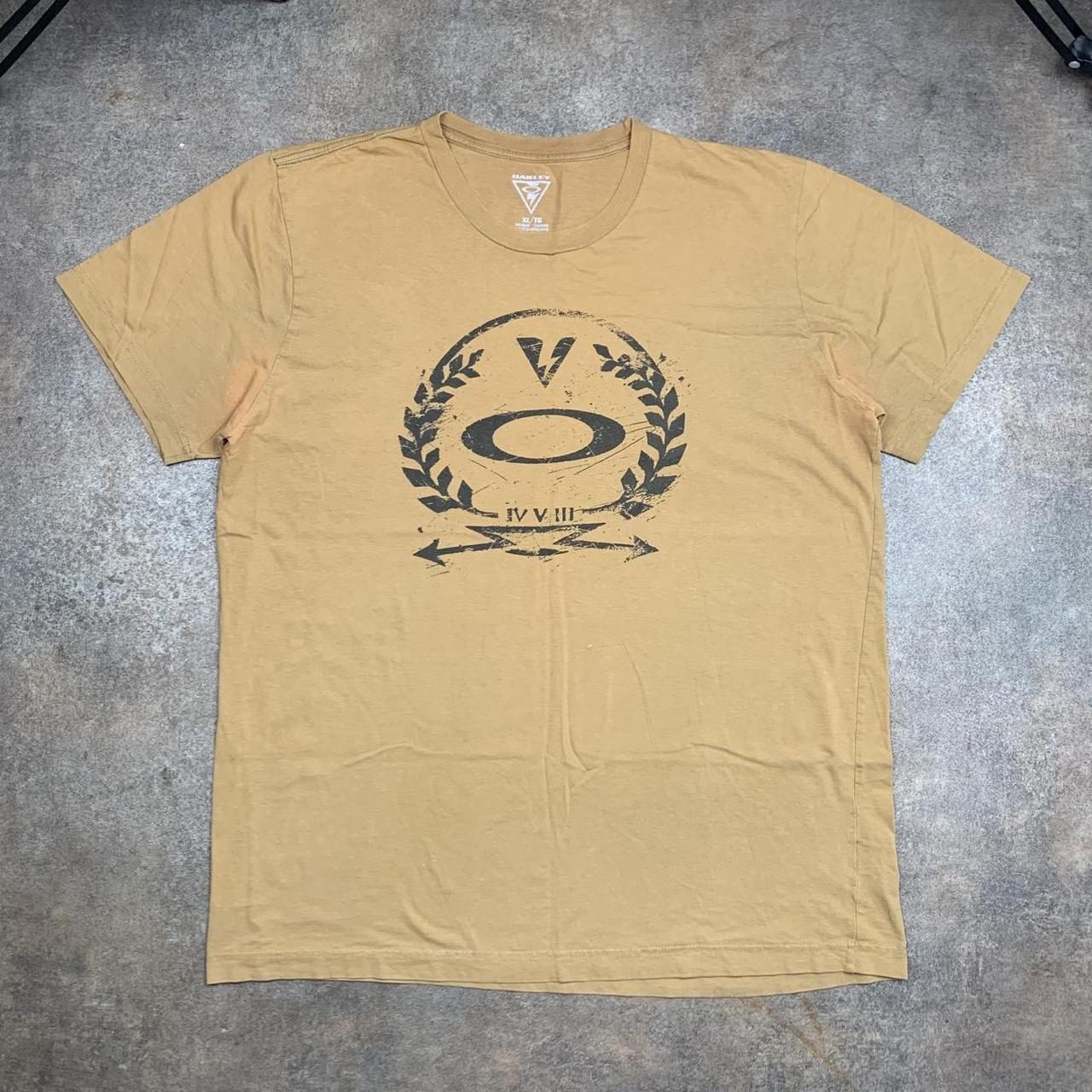 Oakley Elite 00s mustard yellow graphic tee