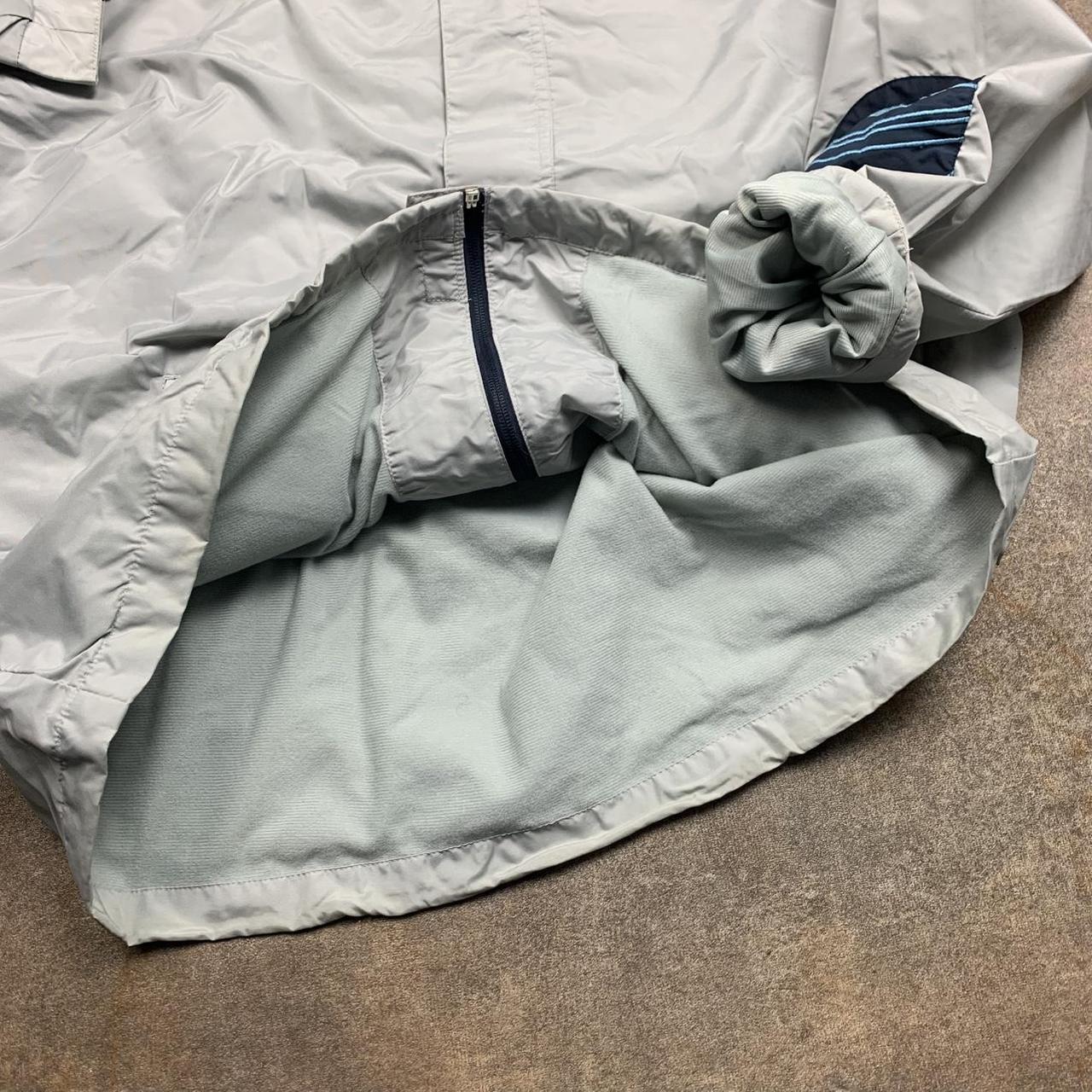 Quiksilver 90s light grey navy rain coat