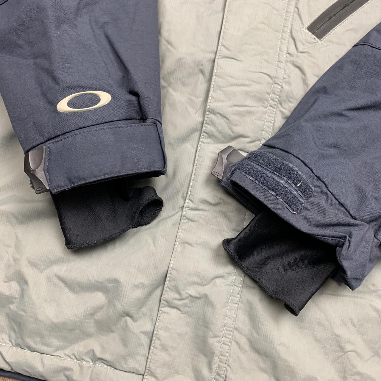 Oakley Software Road Fuel 90s utilised ski jacket