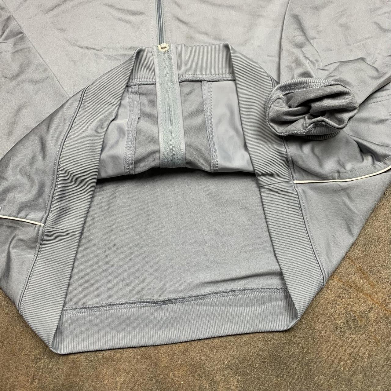Nike 00s light grey boxy zip jumper