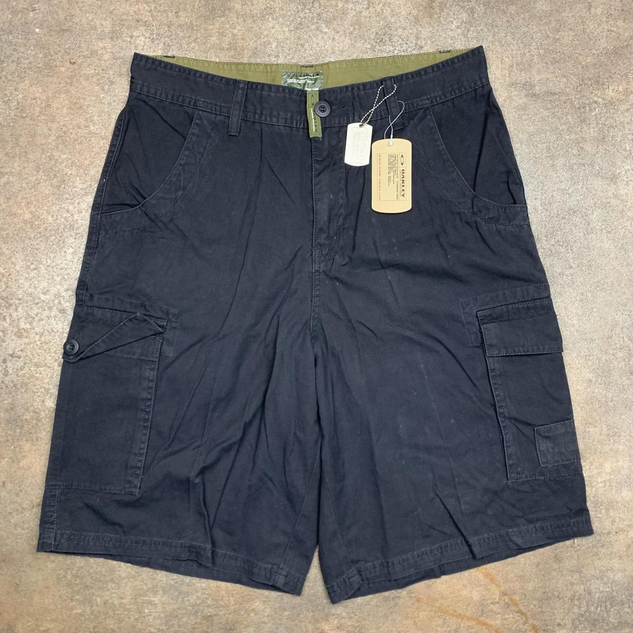 Oakley 00s black baggy graphic cargo jorts